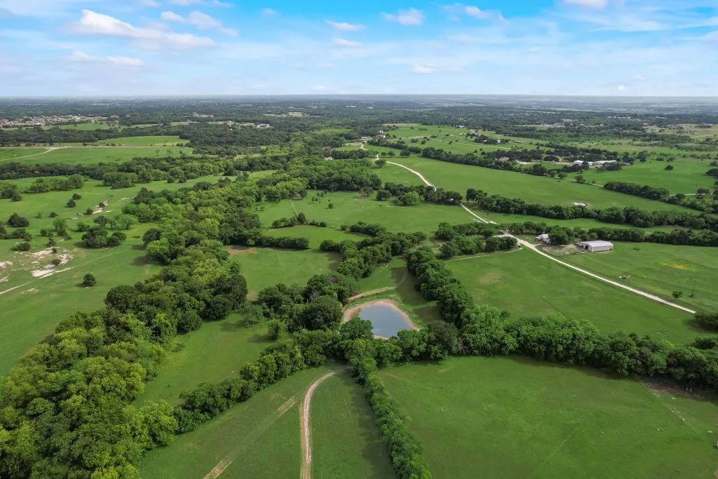 Farm For Sale in Ellis County , 510 N D Ranch Road, Maypearl, Texas 76064, 5 Bedroom, 3 Bathroom, Garage spaces, 1,904 Sqft, built in 1983, mls#21089920, Real Estate Agent in Maypearl, Homes For Sale in Ellis county, Homes For Sale in Maypearl, Realtor in Maypearl Texas, Real Estate Brokerage Independent Realty Texas, Luminita Cordes Realtor