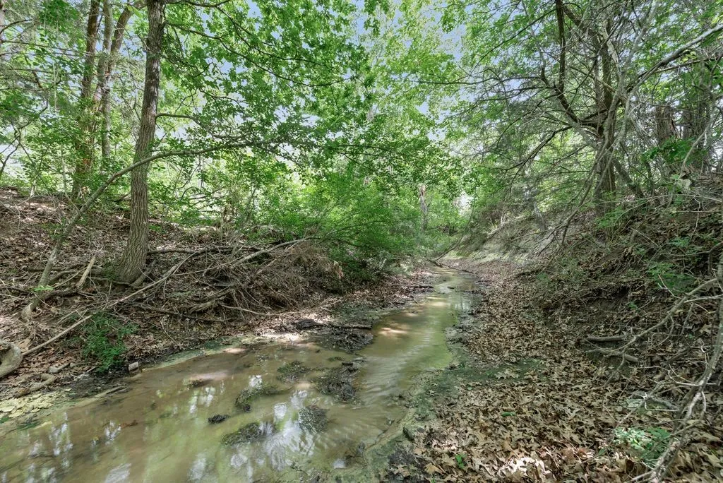 Farm For Sale in Ellis County , 510 N D Ranch Road, Maypearl, Texas 76064, 5 Bedroom, 3 Bathroom, Garage spaces, 1,904 Sqft, built in 1983, mls#21089920, Real Estate Agent in Maypearl, Homes For Sale in Ellis county, Homes For Sale in Maypearl, Realtor in Maypearl Texas, Real Estate Brokerage Independent Realty Texas, Luminita Cordes Realtor