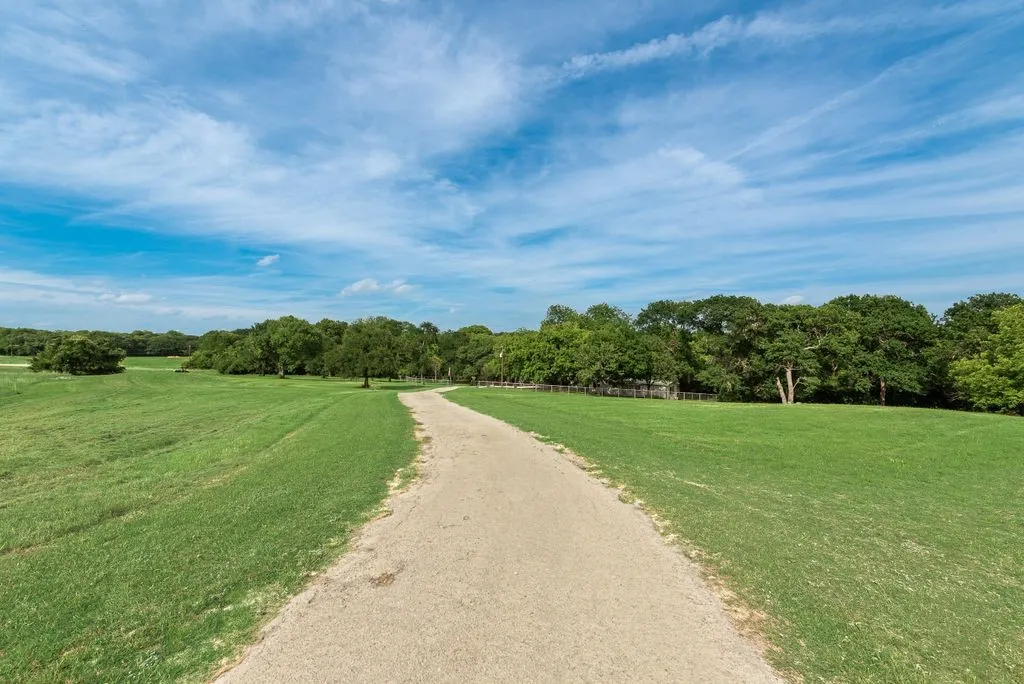Farm For Sale in Ellis County , 510 N D Ranch Road, Maypearl, Texas 76064, 5 Bedroom, 3 Bathroom, Garage spaces, 1,904 Sqft, built in 1983, mls#21089920, Real Estate Agent in Maypearl, Homes For Sale in Ellis county, Homes For Sale in Maypearl, Realtor in Maypearl Texas, Real Estate Brokerage Independent Realty Texas, Luminita Cordes Realtor