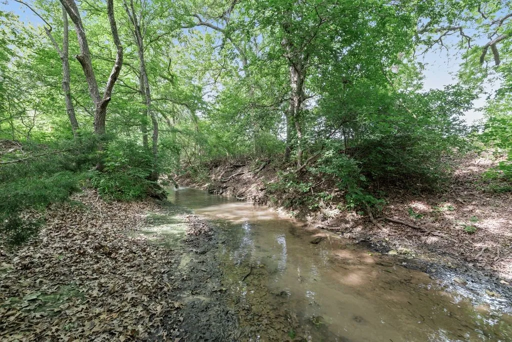 Farm For Sale in Ellis County , 510 N D Ranch Road, Maypearl, Texas 76064, 5 Bedroom, 3 Bathroom, Garage spaces, 1,904 Sqft, built in 1983, mls#21089920, Real Estate Agent in Maypearl, Homes For Sale in Ellis county, Homes For Sale in Maypearl, Realtor in Maypearl Texas, Real Estate Brokerage Independent Realty Texas, Luminita Cordes Realtor