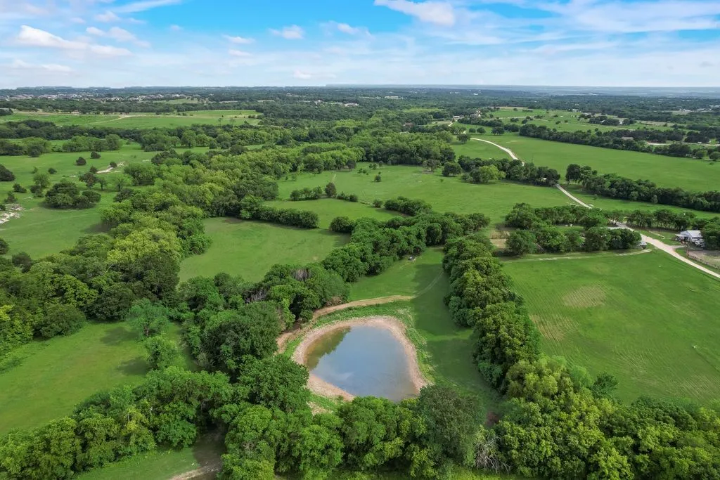 Farm For Sale in Ellis County , 510 N D Ranch Road, Maypearl, Texas 76064, 5 Bedroom, 3 Bathroom, Garage spaces, 1,904 Sqft, built in 1983, mls#21089920, Real Estate Agent in Maypearl, Homes For Sale in Ellis county, Homes For Sale in Maypearl, Realtor in Maypearl Texas, Real Estate Brokerage Independent Realty Texas, Luminita Cordes Realtor