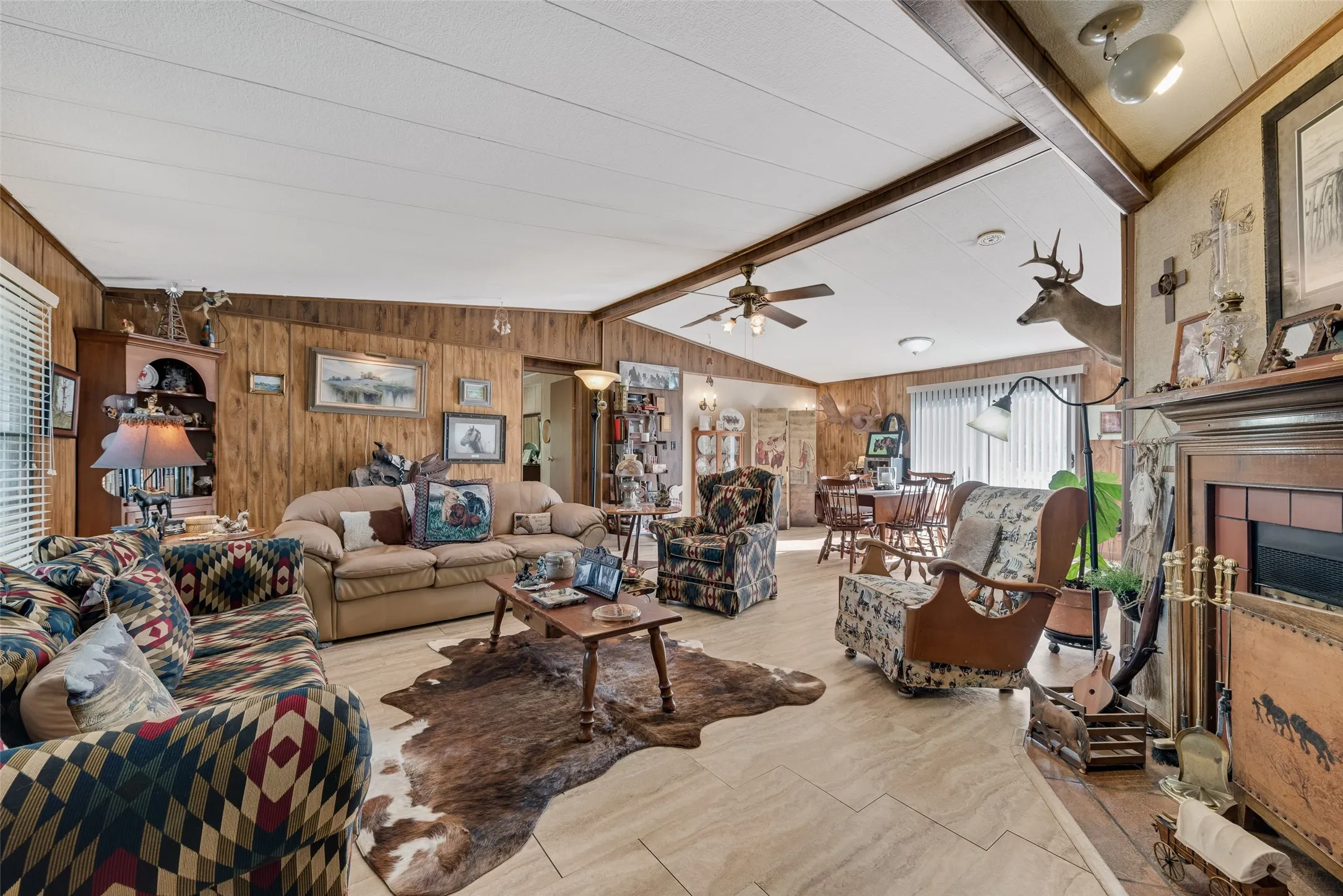 Farm For Sale in Ellis County , 510 N D Ranch Road, Maypearl, Texas 76064, 5 Bedroom, 3 Bathroom, Garage spaces, 1,904 Sqft, built in 1983, mls#21089920, Real Estate Agent in Maypearl, Homes For Sale in Ellis county, Homes For Sale in Maypearl, Realtor in Maypearl Texas, Real Estate Brokerage Independent Realty Texas, Luminita Cordes Realtor