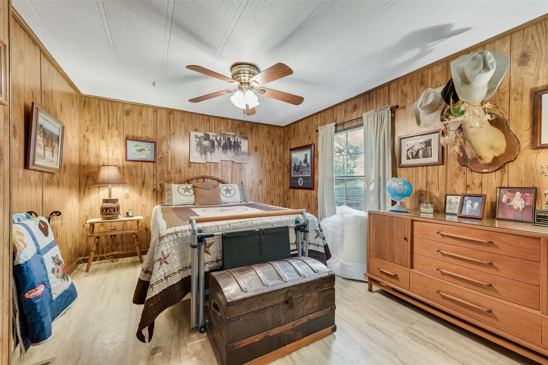 Farm For Sale in Ellis County , 510 N D Ranch Road, Maypearl, Texas 76064, 5 Bedroom, 3 Bathroom, Garage spaces, 1,904 Sqft, built in 1983, mls#21089920, Real Estate Agent in Maypearl, Homes For Sale in Ellis county, Homes For Sale in Maypearl, Realtor in Maypearl Texas, Real Estate Brokerage Independent Realty Texas, Luminita Cordes Realtor