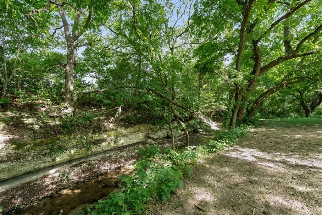 Farm For Sale in Ellis County , 510 N D Ranch Road, Maypearl, Texas 76064, 5 Bedroom, 3 Bathroom, Garage spaces, 1,904 Sqft, built in 1983, mls#21089920, Real Estate Agent in Maypearl, Homes For Sale in Ellis county, Homes For Sale in Maypearl, Realtor in Maypearl Texas, Real Estate Brokerage Independent Realty Texas, Luminita Cordes Realtor