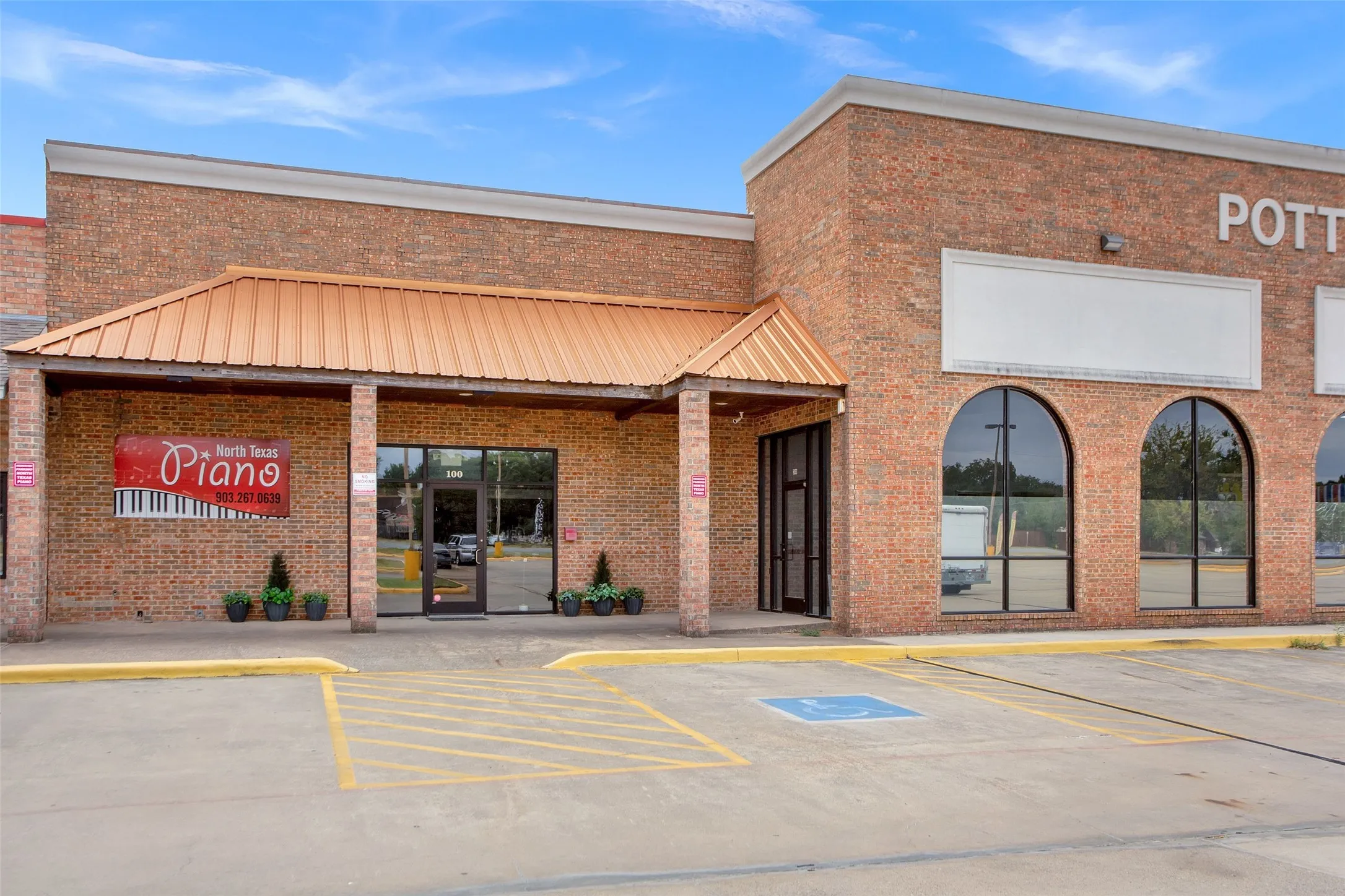 Business For Rent in Grayson County , 680 FM 120 100, Pottsboro, Texas 75076, 0, 0, Garage spaces, 841 Sqft, built in 1987, Preowned, mls#21089898, Real Estate Agent in Pottsboro, Homes For Rent in Grayson county, Homes For Rent in Pottsboro, Realtor in Pottsboro Texas, Real Estate Brokerage Independent Realty Texas, Luminita Cordes Realtor