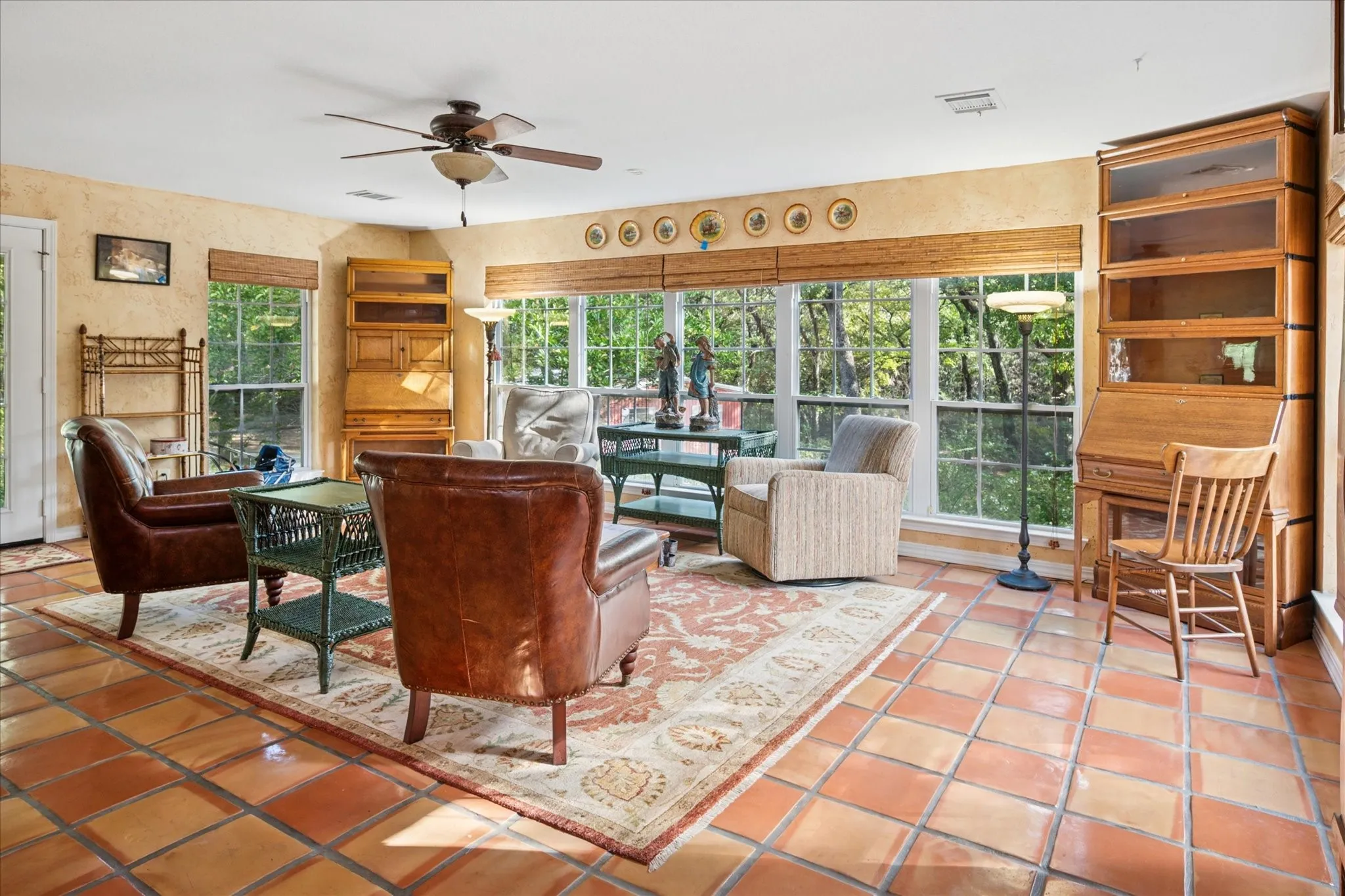 Single Family Residence For Sale in Tarrant County , 813 Shady Lane, Southlake, Texas 76092, 3 Bedroom, 3 Bathroom, 2 Garage spaces, 2,537 Sqft, built in 1966, Preowned, Price $3,250,000, mls#21088612, Real Estate Agent in Southlake, Homes For Sale in Tarrant county, Homes For Sale in Southlake, Realtor in Southlake Texas, Real Estate Brokerage Independent Realty Texas, Luminita Cordes Realtor