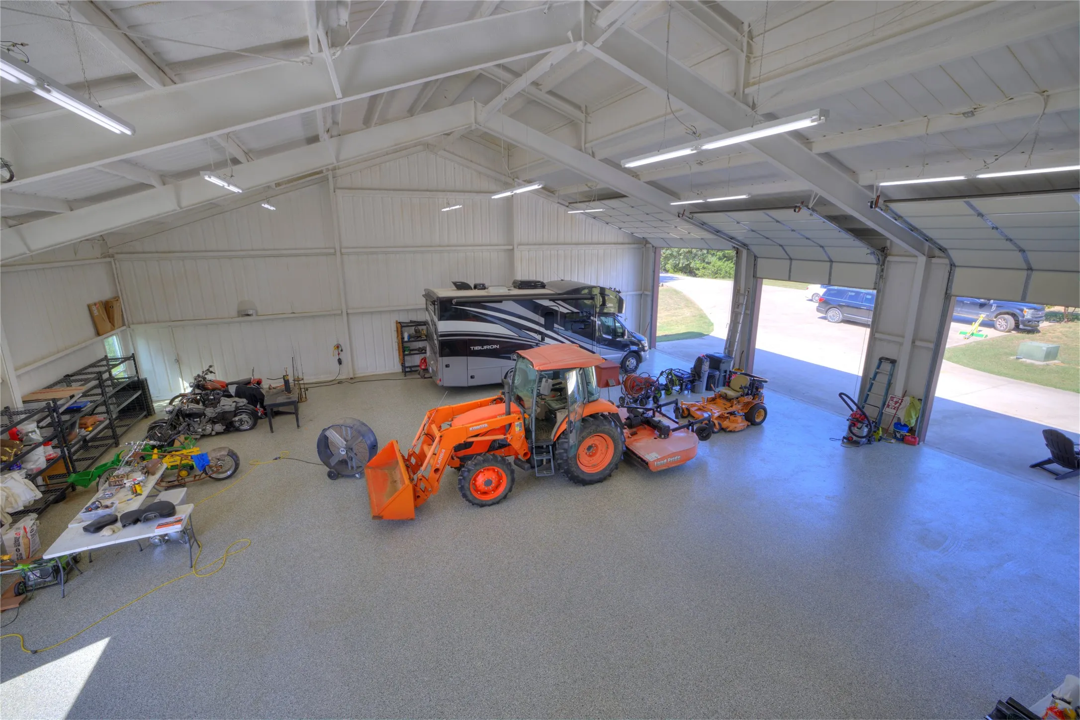 Farm For Sale in Cooke County , 1639 Bloomfield Road, Valley View, Texas 76272, 2 Bedroom, 3 Bathroom, Garage spaces, 2,256 Sqft, built in 2017, Preowned, mls#21089692, Real Estate Agent in Valley View, Homes For Sale in Cooke county, Homes For Sale in Valley View, Realtor in Valley View Texas, Real Estate Brokerage Independent Realty Texas, Luminita Cordes Realtor
