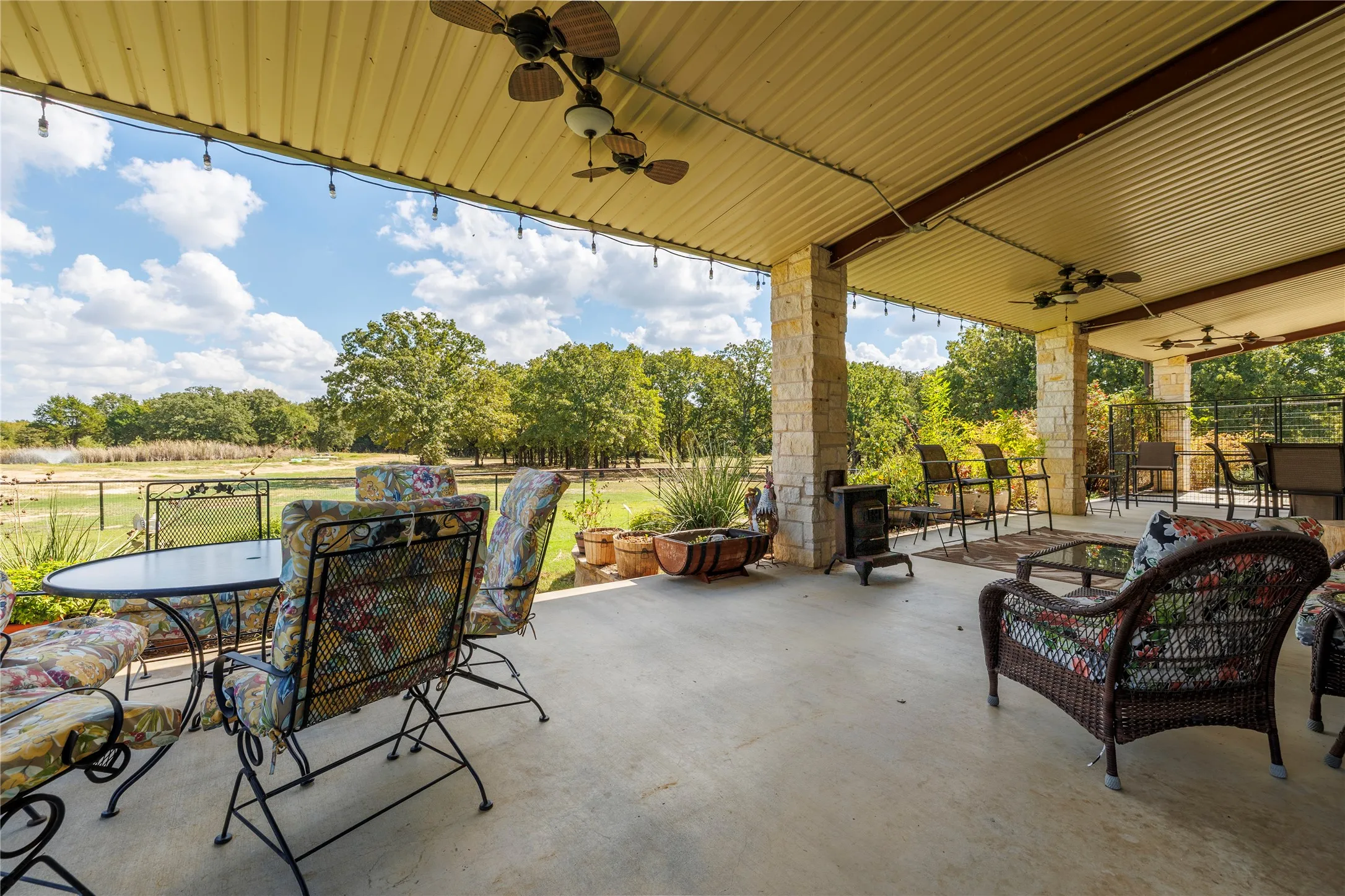 Farm For Sale in Cooke County , 1639 Bloomfield Road, Valley View, Texas 76272, 2 Bedroom, 3 Bathroom, Garage spaces, 2,256 Sqft, built in 2017, Preowned, mls#21089692, Real Estate Agent in Valley View, Homes For Sale in Cooke county, Homes For Sale in Valley View, Realtor in Valley View Texas, Real Estate Brokerage Independent Realty Texas, Luminita Cordes Realtor