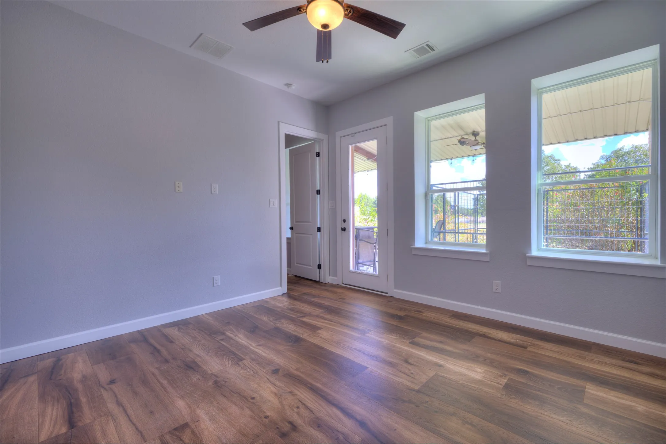 Farm For Sale in Cooke County , 1639 Bloomfield Road, Valley View, Texas 76272, 2 Bedroom, 3 Bathroom, Garage spaces, 2,256 Sqft, built in 2017, Preowned, mls#21089692, Real Estate Agent in Valley View, Homes For Sale in Cooke county, Homes For Sale in Valley View, Realtor in Valley View Texas, Real Estate Brokerage Independent Realty Texas, Luminita Cordes Realtor
