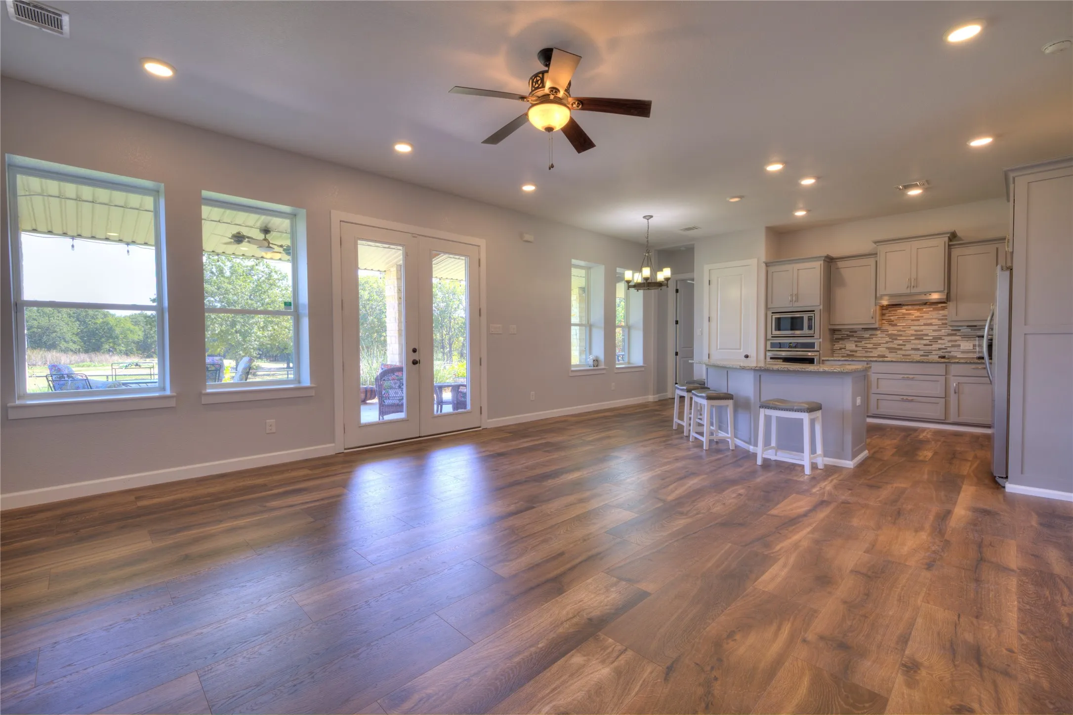 Farm For Sale in Cooke County , 1639 Bloomfield Road, Valley View, Texas 76272, 2 Bedroom, 3 Bathroom, Garage spaces, 2,256 Sqft, built in 2017, Preowned, mls#21089692, Real Estate Agent in Valley View, Homes For Sale in Cooke county, Homes For Sale in Valley View, Realtor in Valley View Texas, Real Estate Brokerage Independent Realty Texas, Luminita Cordes Realtor
