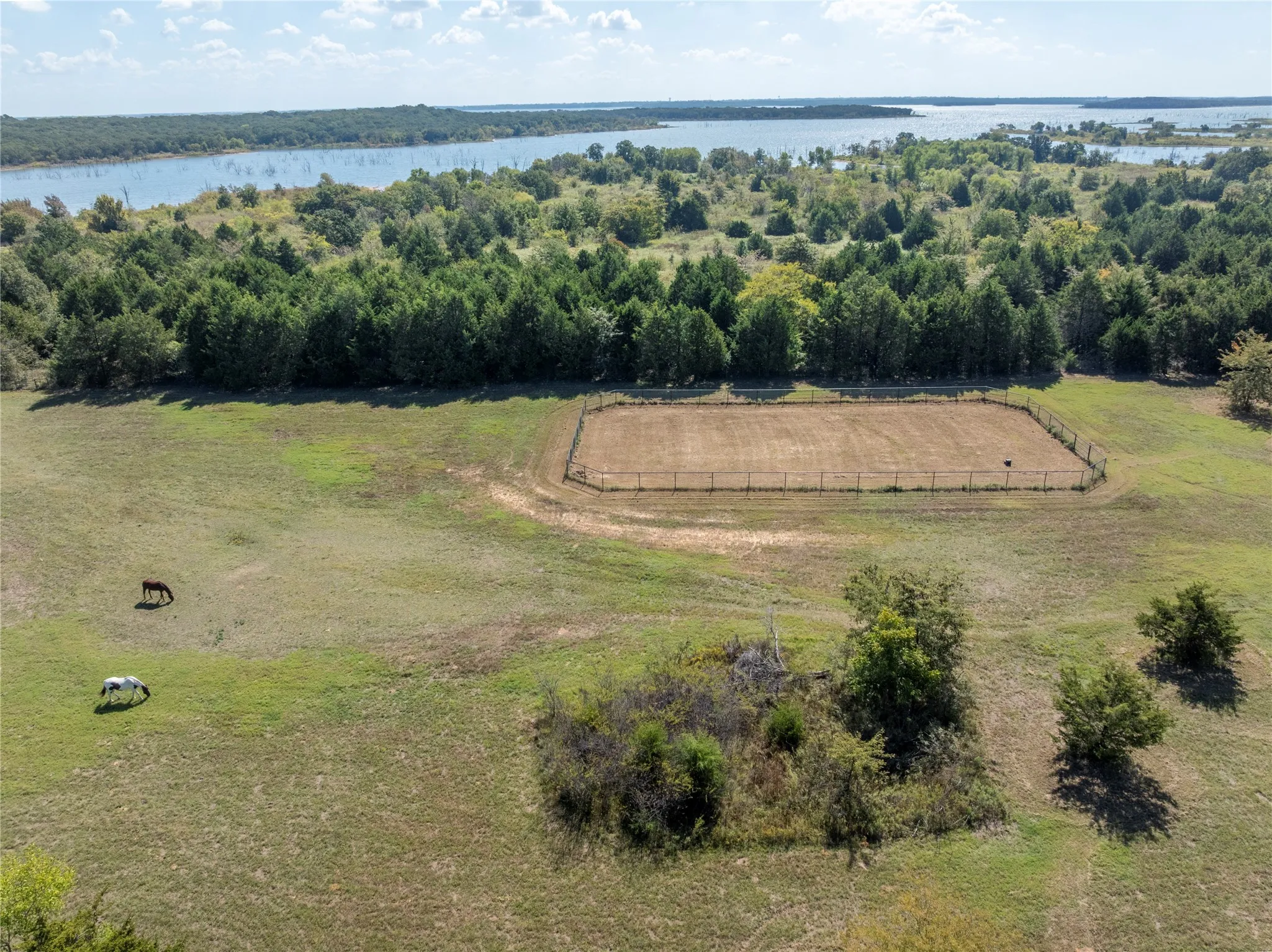 Farm For Sale in Cooke County , 1639 Bloomfield Road, Valley View, Texas 76272, 2 Bedroom, 3 Bathroom, Garage spaces, 2,256 Sqft, built in 2017, Preowned, mls#21089692, Real Estate Agent in Valley View, Homes For Sale in Cooke county, Homes For Sale in Valley View, Realtor in Valley View Texas, Real Estate Brokerage Independent Realty Texas, Luminita Cordes Realtor