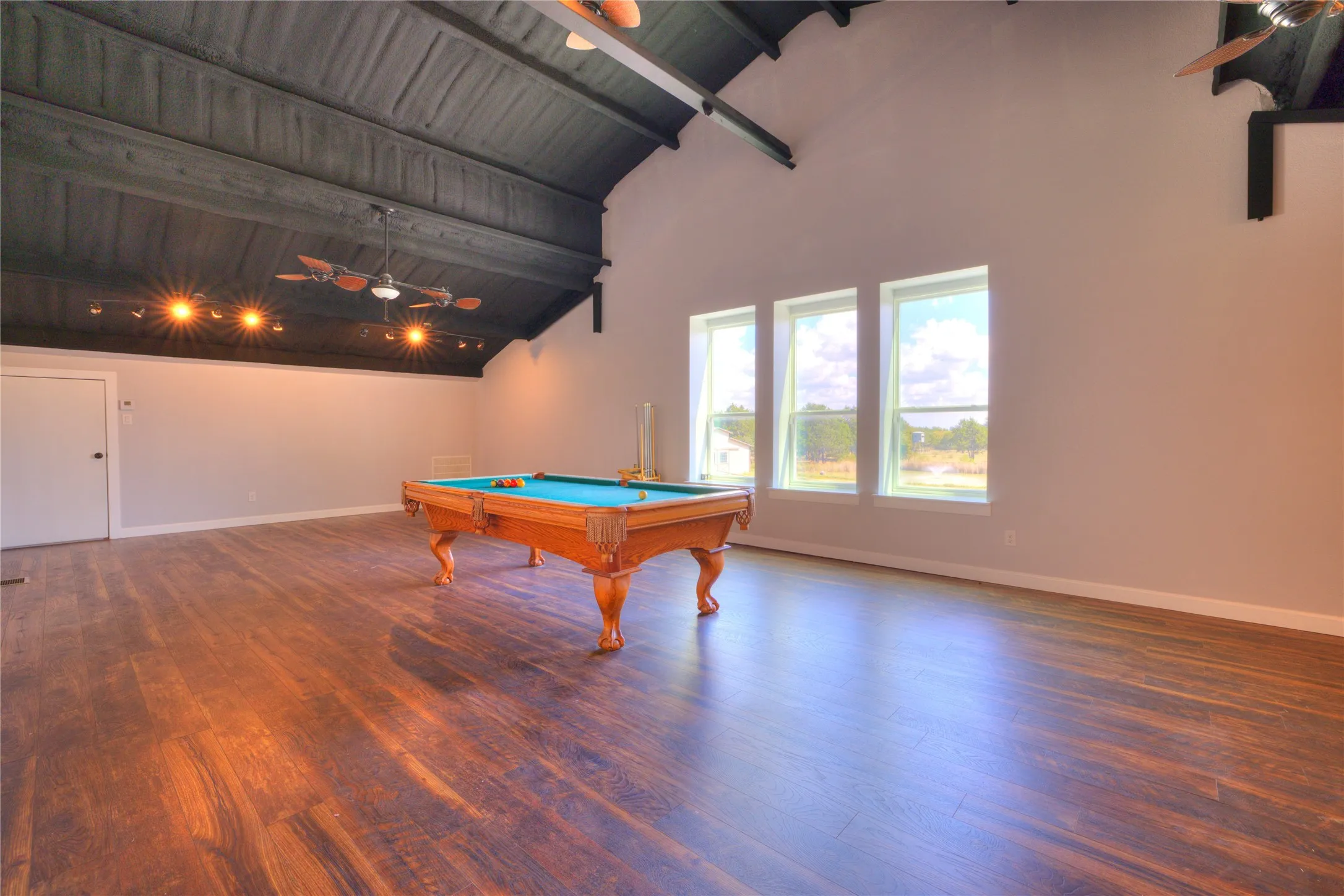 Farm For Sale in Cooke County , 1639 Bloomfield Road, Valley View, Texas 76272, 2 Bedroom, 3 Bathroom, Garage spaces, 2,256 Sqft, built in 2017, Preowned, mls#21089692, Real Estate Agent in Valley View, Homes For Sale in Cooke county, Homes For Sale in Valley View, Realtor in Valley View Texas, Real Estate Brokerage Independent Realty Texas, Luminita Cordes Realtor