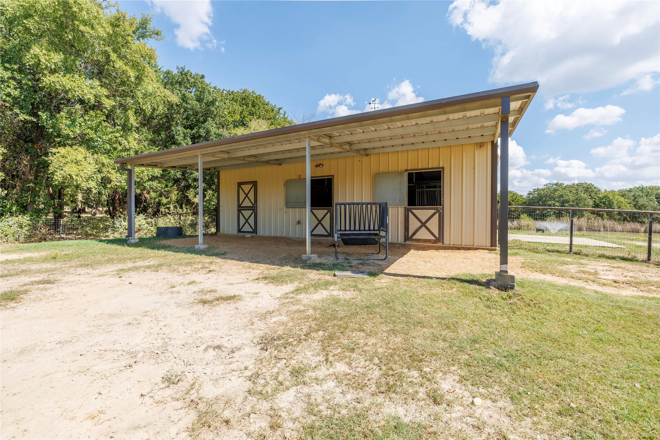 Farm For Sale in Cooke County , 1639 Bloomfield Road, Valley View, Texas 76272, 2 Bedroom, 3 Bathroom, Garage spaces, 2,256 Sqft, built in 2017, Preowned, mls#21089692, Real Estate Agent in Valley View, Homes For Sale in Cooke county, Homes For Sale in Valley View, Realtor in Valley View Texas, Real Estate Brokerage Independent Realty Texas, Luminita Cordes Realtor