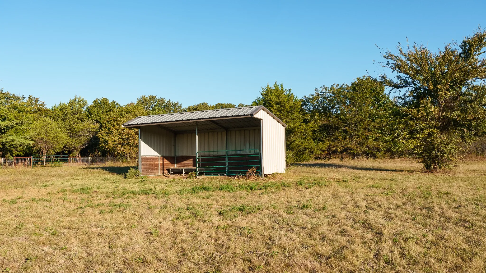 Farm For Sale in Cooke County , 1639 Bloomfield Road, Valley View, Texas 76272, 2 Bedroom, 3 Bathroom, Garage spaces, 2,256 Sqft, built in 2017, Preowned, mls#21089692, Real Estate Agent in Valley View, Homes For Sale in Cooke county, Homes For Sale in Valley View, Realtor in Valley View Texas, Real Estate Brokerage Independent Realty Texas, Luminita Cordes Realtor