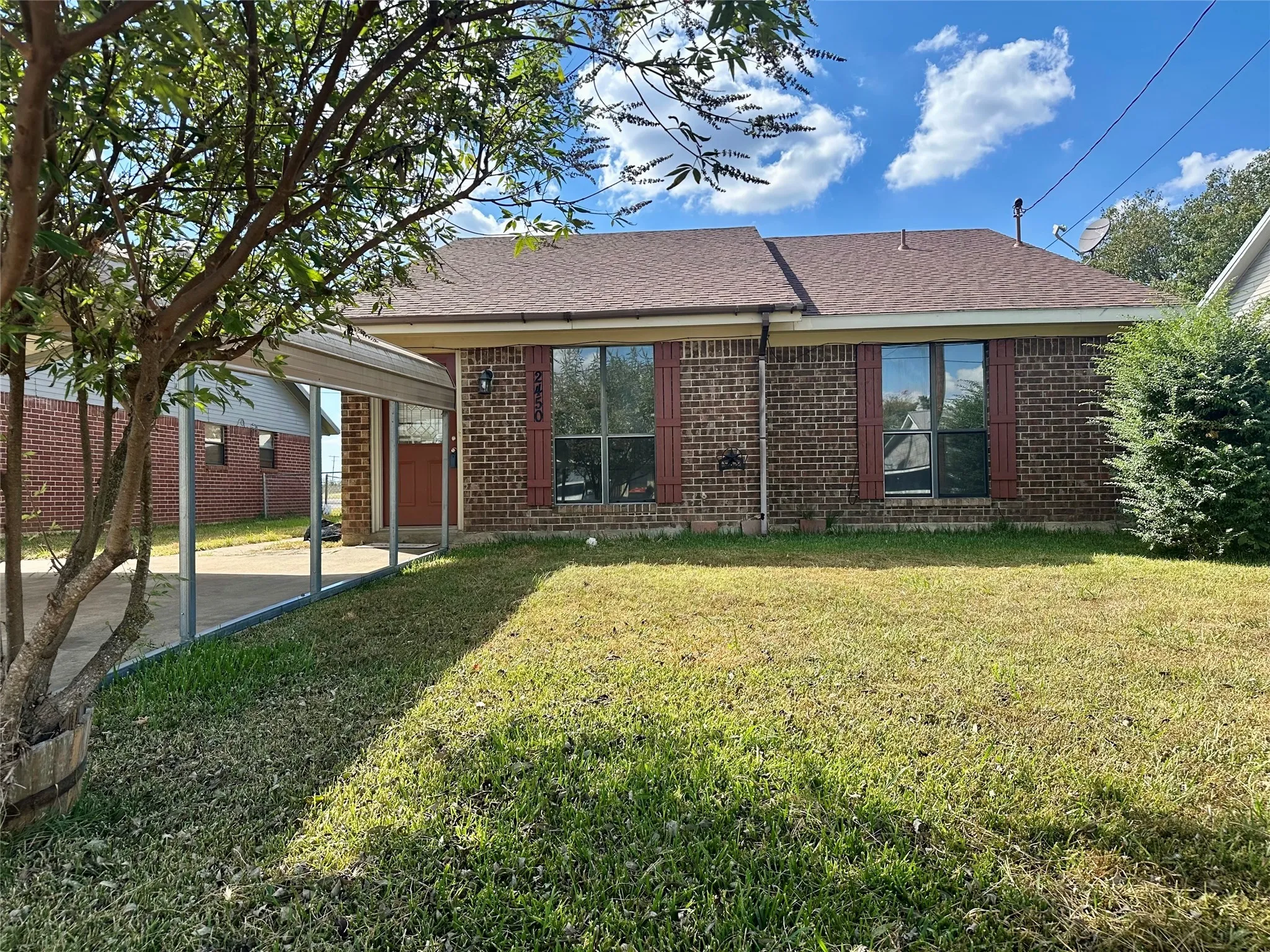 Single Family Residence For Sale in Lamar County , 2450 SE 40th Street, Paris, Texas 75460, 3 Bedroom, 2 Bathroom, Garage spaces, 1,216 Sqft, built in 1990, mls#21077765, Real Estate Agent in Paris, Homes For Sale in Lamar county, Homes For Sale in Paris, Realtor in Paris Texas, Real Estate Brokerage Independent Realty Texas, Luminita Cordes Realtor