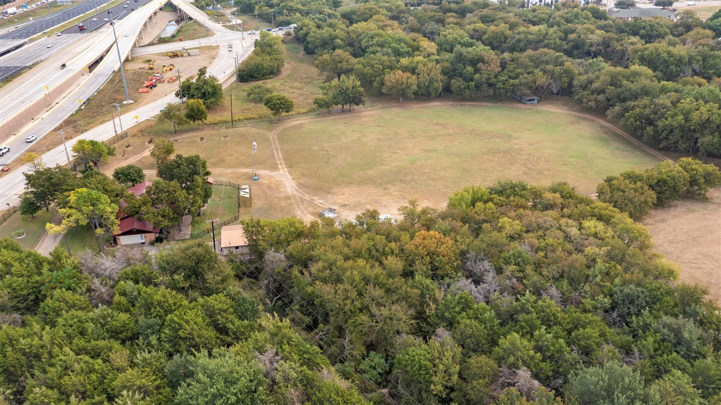 Premier commercial development opportunity on a 5.9-acre estate in Grand Prairie