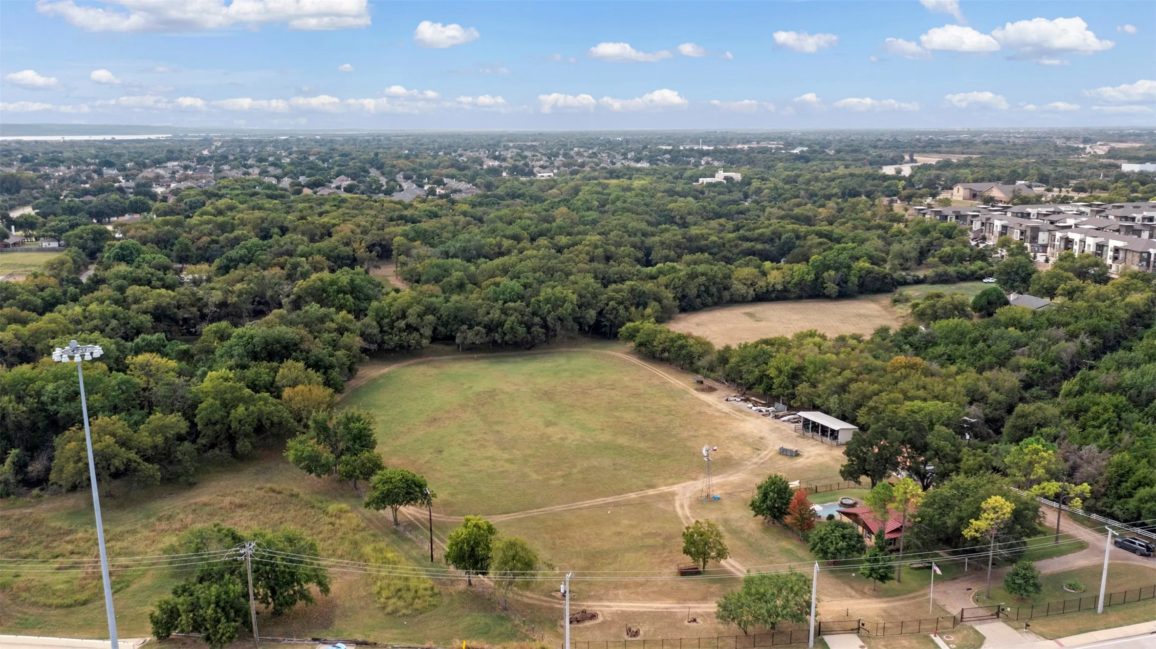 Premier commercial development opportunity on a 5.9-acre estate in Grand Prairie