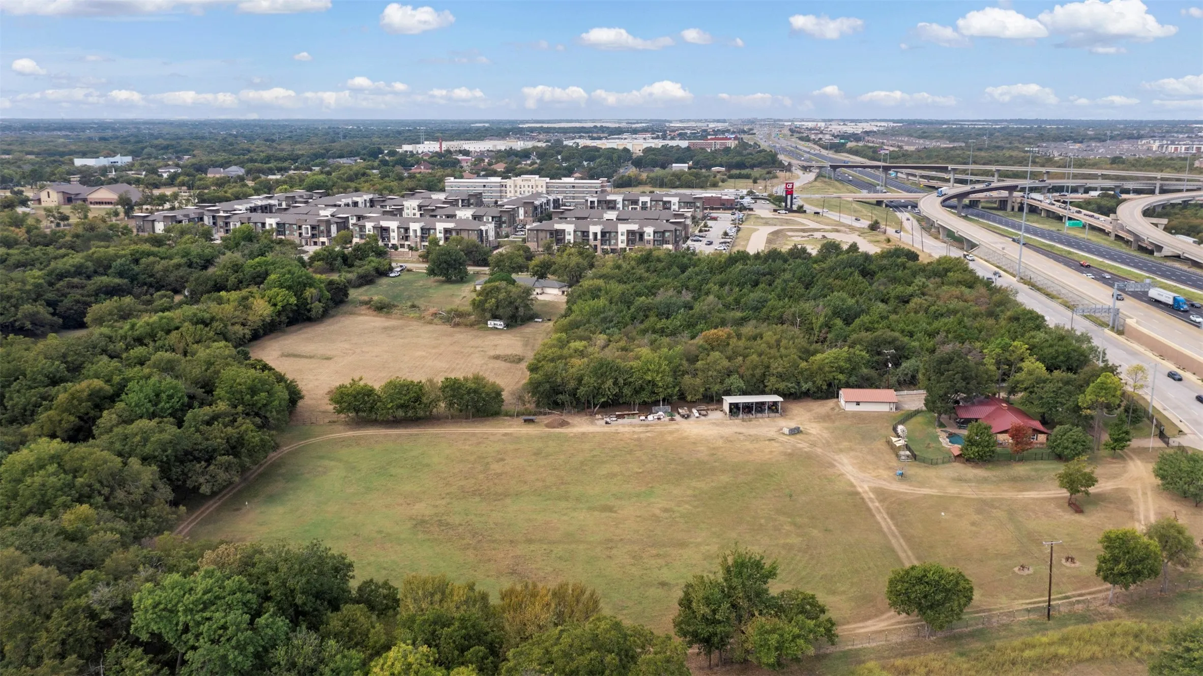 Premier commercial development opportunity on a 5.9-acre estate in Grand Prairie