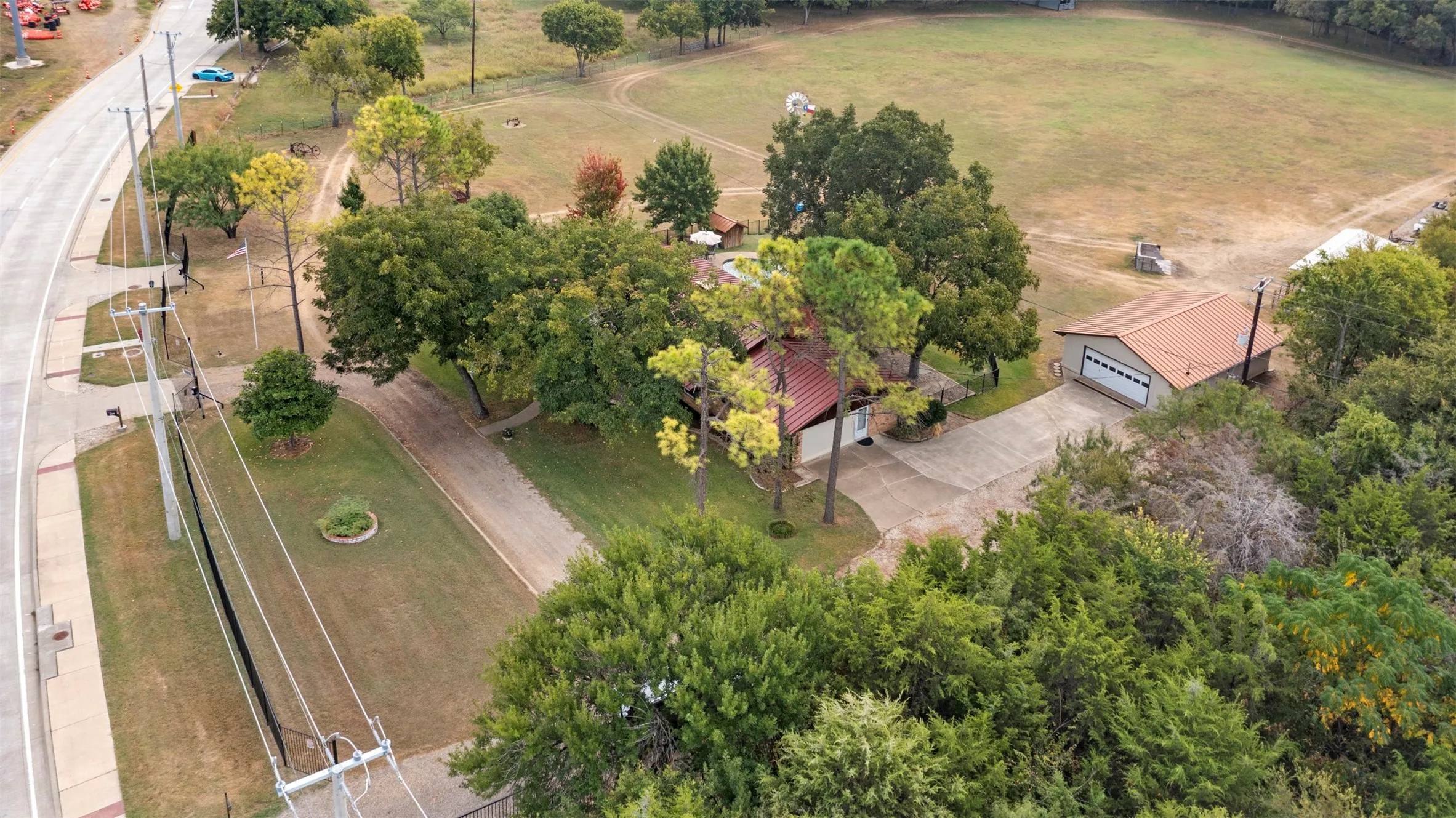 Over 300 ft of highway frontage
