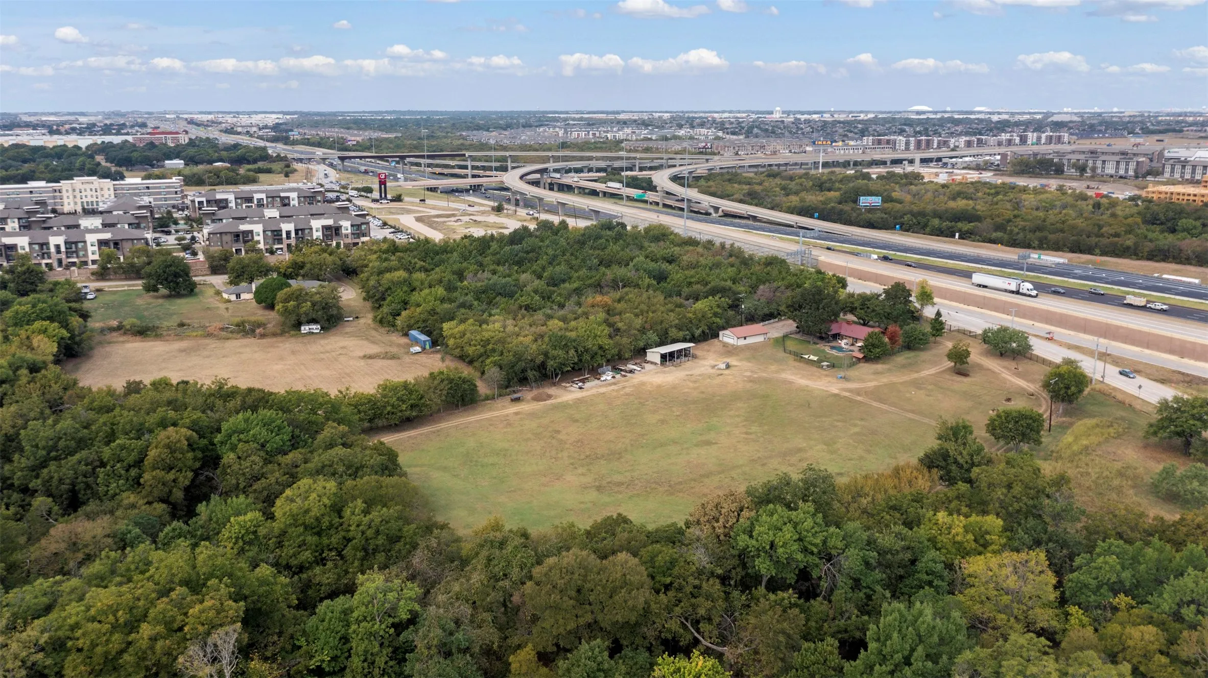 Premier commercial development opportunity on a 5.9-acre estate in Grand Prairie
