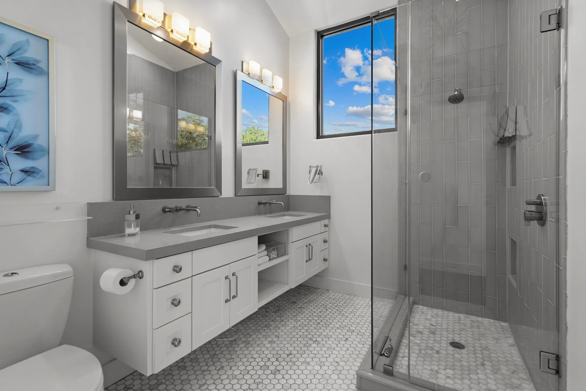 Single Family Residence For Sale in Denton County , 20 Horseshoe Drive, Highland Village, Texas 75077, 4 Bedroom, 4 Bathroom, Garage spaces, 3,221 Sqft, built in 1972, Preowned, mls#21090276, Real Estate Agent in Highland Village, Homes For Sale in Denton county, Homes For Sale in Highland Village, Realtor in Highland Village Texas, Real Estate Brokerage Independent Realty Texas, Luminita Cordes Realtor