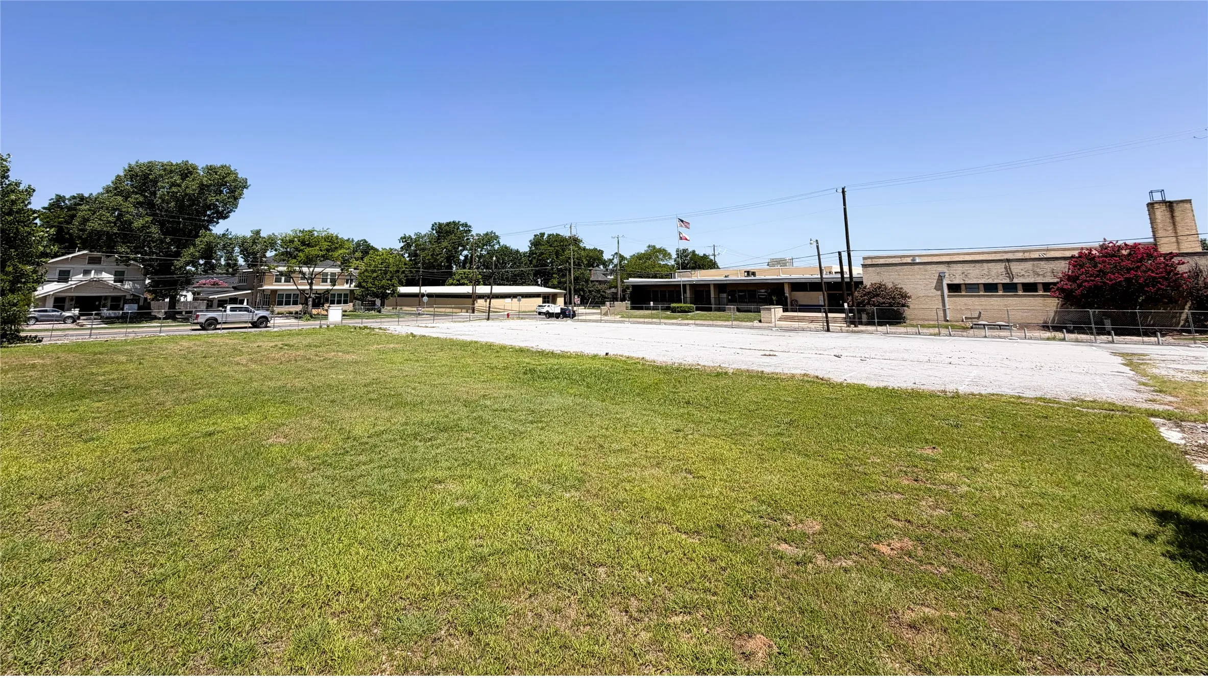 Unimproved Land For Sale in Fannin County , 920 N Center Street, Bonham, Texas 75418, 0, 0, Garage spaces, 0 Sqft, built in 2000, Preowned, mls#21090466, Real Estate Agent in Bonham, Homes For Sale in Fannin county, Homes For Sale in Bonham, Realtor in Bonham Texas, Real Estate Brokerage Independent Realty Texas, Luminita Cordes Realtor