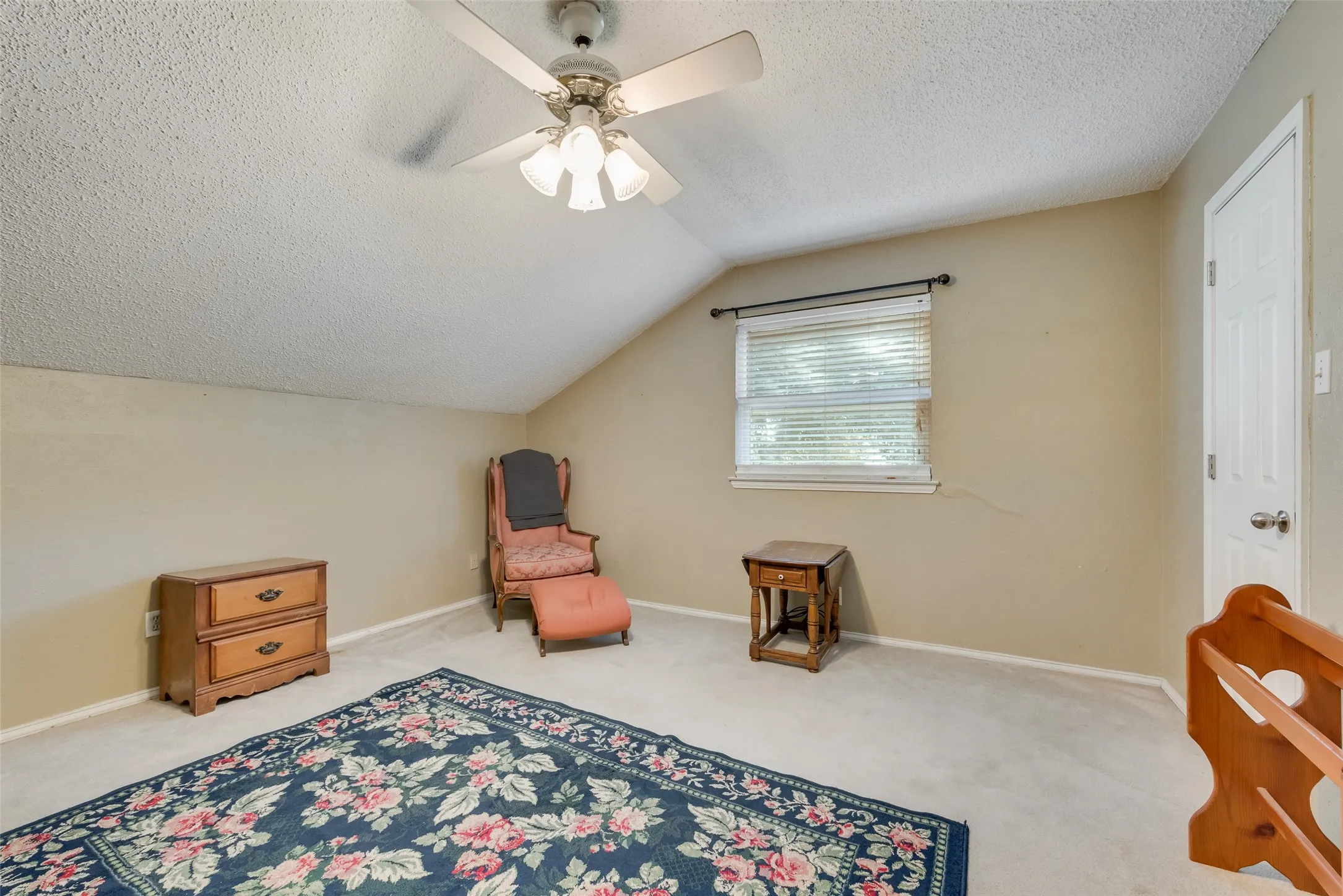 Single Family Residence For Sale in Ellis County , 2308 Louise Lane, Ennis, Texas 75119, 4 Bedroom, 3 Bathroom, Garage spaces, 2,666 Sqft, built in 1972, Preowned, mls#21089894, Real Estate Agent in Ennis, Homes For Sale in Ellis county, Homes For Sale in Ennis, Realtor in Ennis Texas, Real Estate Brokerage Independent Realty Texas, Luminita Cordes Realtor