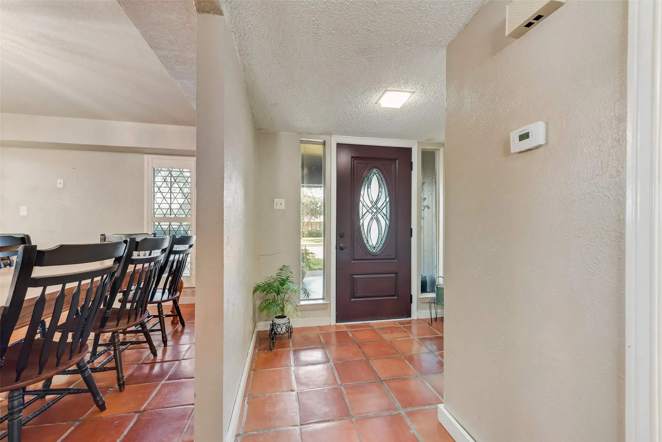 Single Family Residence For Sale in Ellis County , 2308 Louise Lane, Ennis, Texas 75119, 4 Bedroom, 3 Bathroom, Garage spaces, 2,666 Sqft, built in 1972, Preowned, mls#21089894, Real Estate Agent in Ennis, Homes For Sale in Ellis county, Homes For Sale in Ennis, Realtor in Ennis Texas, Real Estate Brokerage Independent Realty Texas, Luminita Cordes Realtor