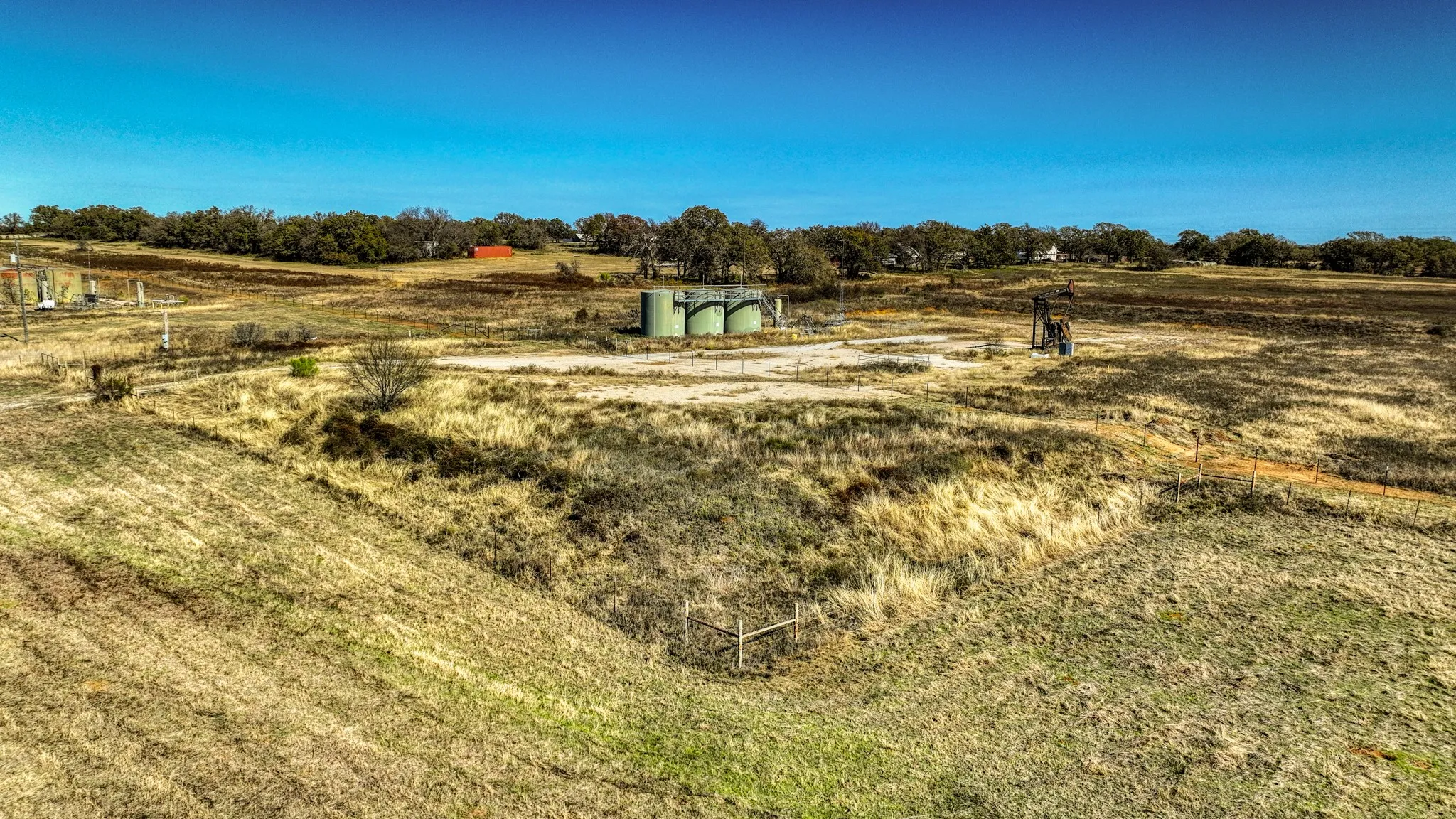 View of yard with a view of countryside