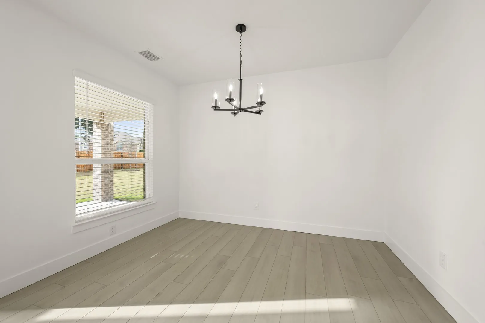 405 Newpark- Dining-1