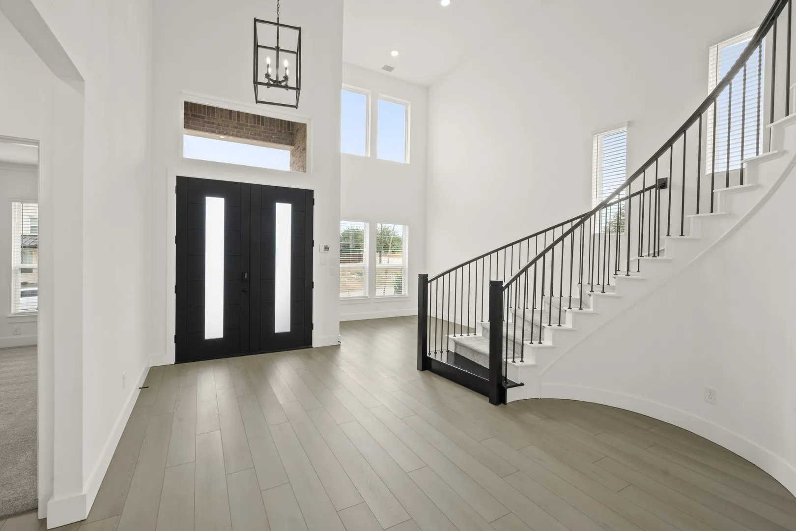 405 Newpark- Foyer-1