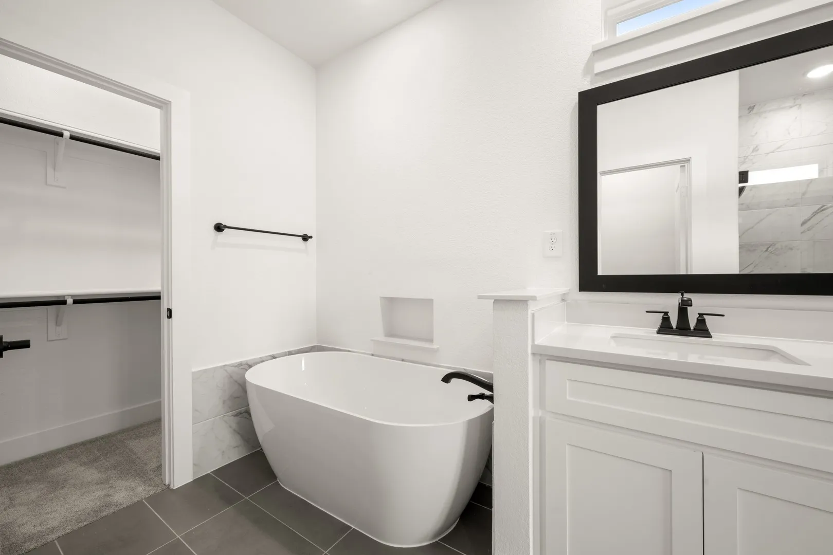 405 Newpark- Primary Suite-5