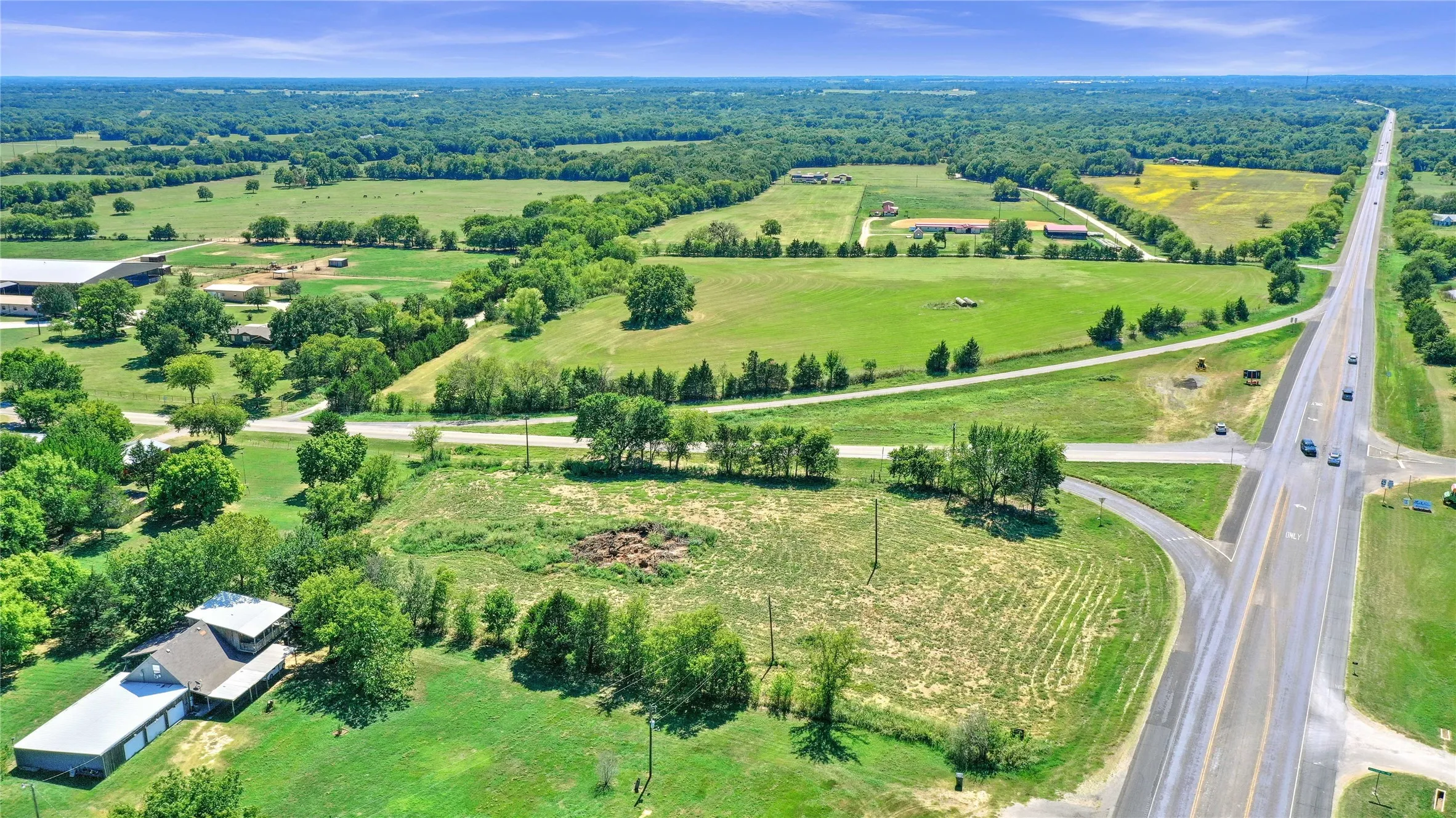 Unimproved Land For Sale in Grayson County , 27960 US Highway 377, Gordonville, Texas 76245, 0, 0, Garage spaces, 0 Sqft, built in 0, mls#21089959, Real Estate Agent in Gordonville, Homes For Sale in Grayson county, Homes For Sale in Gordonville, Realtor in Gordonville Texas, Real Estate Brokerage Independent Realty Texas, Luminita Cordes Realtor