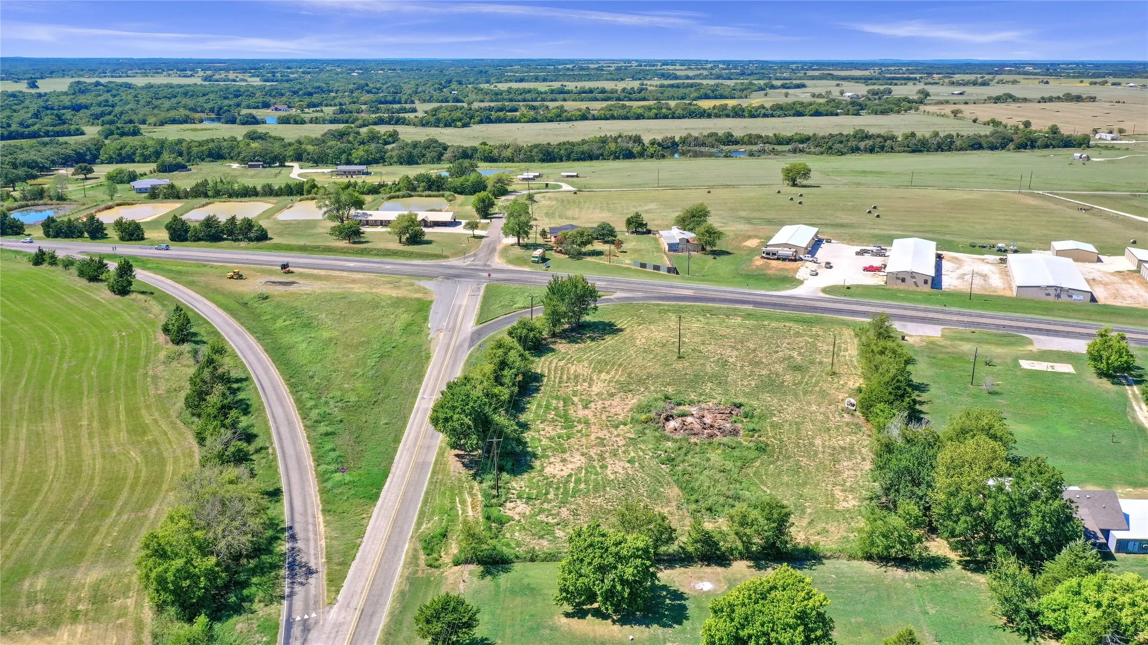 Unimproved Land For Sale in Grayson County , 27960 US Highway 377, Gordonville, Texas 76245, 0, 0, Garage spaces, 0 Sqft, built in 0, mls#21089959, Real Estate Agent in Gordonville, Homes For Sale in Grayson county, Homes For Sale in Gordonville, Realtor in Gordonville Texas, Real Estate Brokerage Independent Realty Texas, Luminita Cordes Realtor