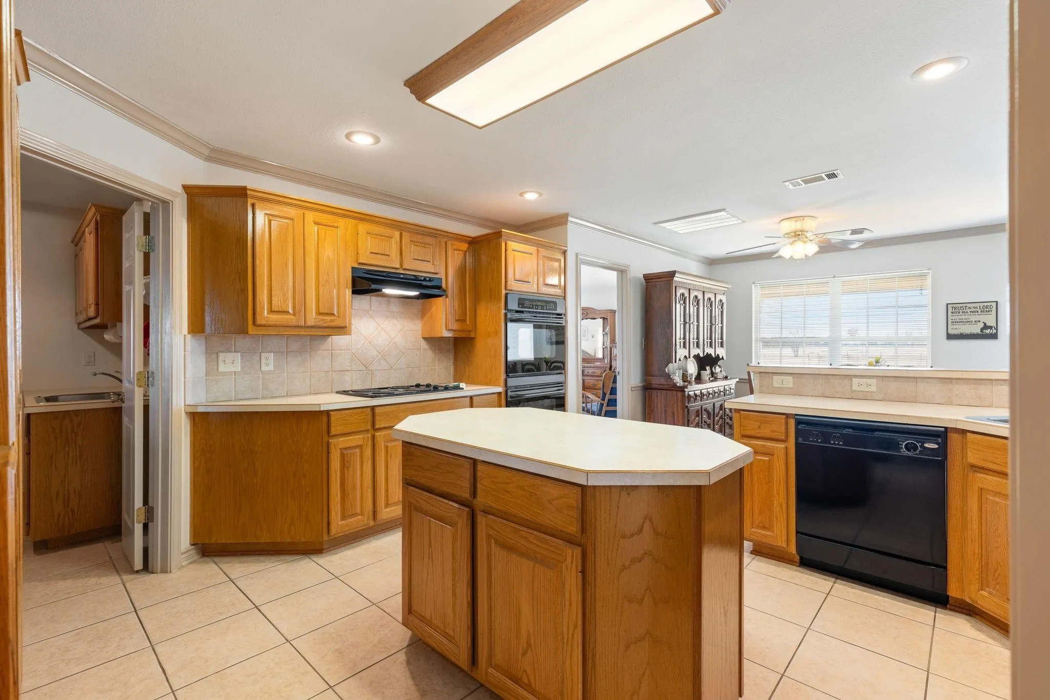 Single Family Residence For Sale in Hopkins County , 1310 - Lot 5 County Road 3566, Dike, Texas 75437, 4 Bedroom, 3 Bathroom, 2 Garage spaces, 3,086 Sqft, built in 2005, Preowned, mls#21087422, Real Estate Agent in Dike, Homes For Sale in Hopkins county, Homes For Sale in Dike, Realtor in Dike Texas, Real Estate Brokerage Independent Realty Texas, Luminita Cordes Realtor