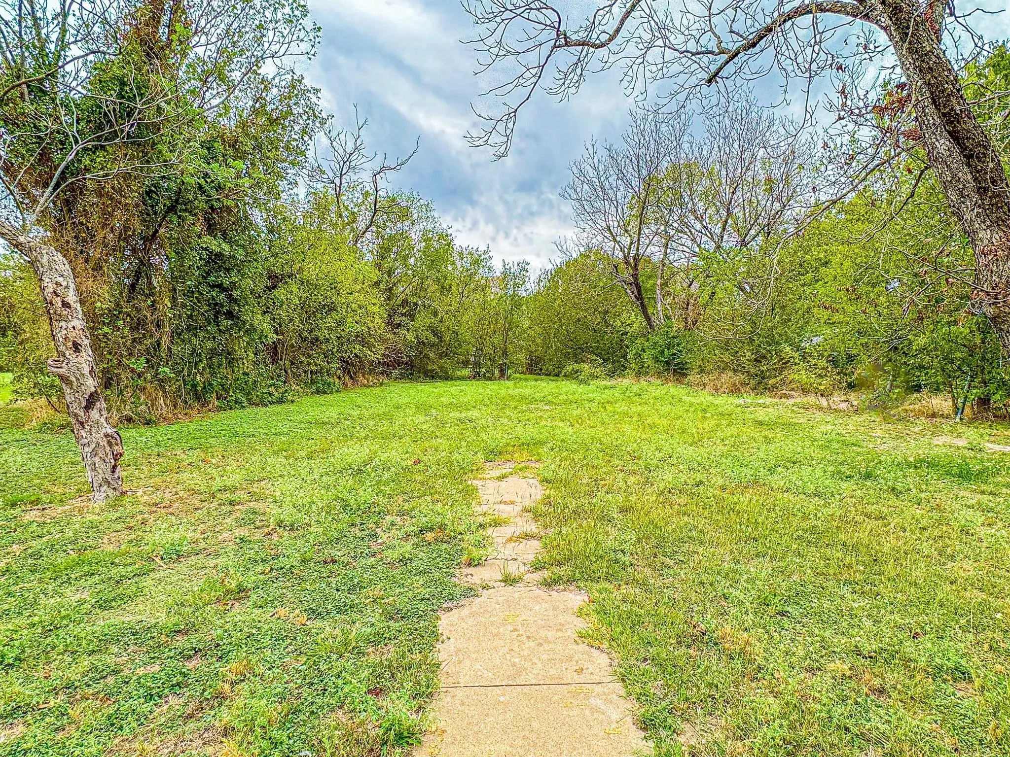 Unimproved Land For Sale in Navarro County , 840 S 15th Street, Corsicana, Texas 75110, 0, 0, Garage spaces, 0 Sqft, built in 0, Price $149,000, mls#21086724, Real Estate Agent in Corsicana, Homes For Sale in Navarro county, Homes For Sale in Corsicana, Realtor in Corsicana Texas, Real Estate Brokerage Independent Realty Texas, Luminita Cordes Realtor