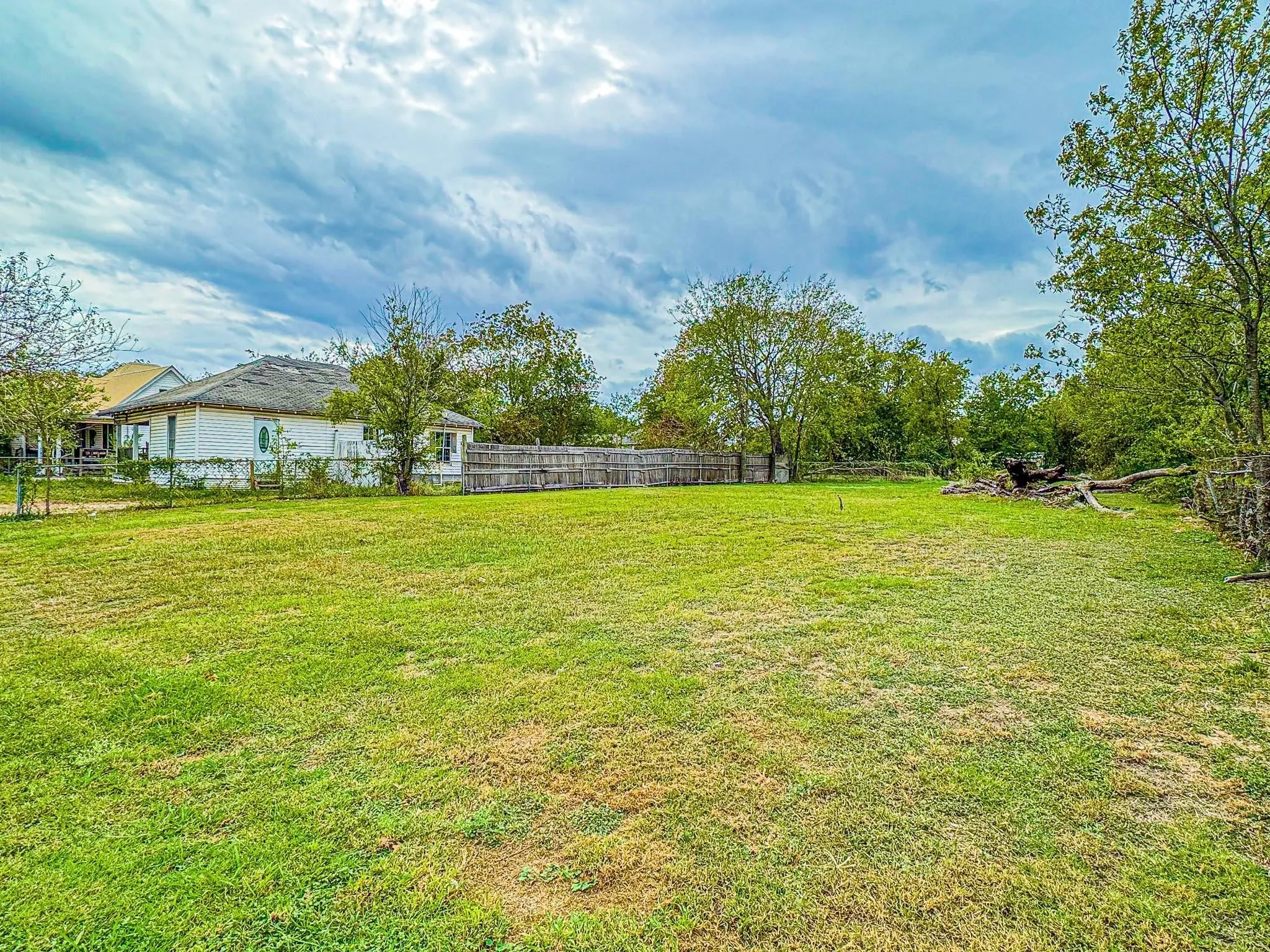 Unimproved Land For Sale in Navarro County , 840 S 15th Street, Corsicana, Texas 75110, 0, 0, Garage spaces, 0 Sqft, built in 0, Price $149,000, mls#21086724, Real Estate Agent in Corsicana, Homes For Sale in Navarro county, Homes For Sale in Corsicana, Realtor in Corsicana Texas, Real Estate Brokerage Independent Realty Texas, Luminita Cordes Realtor