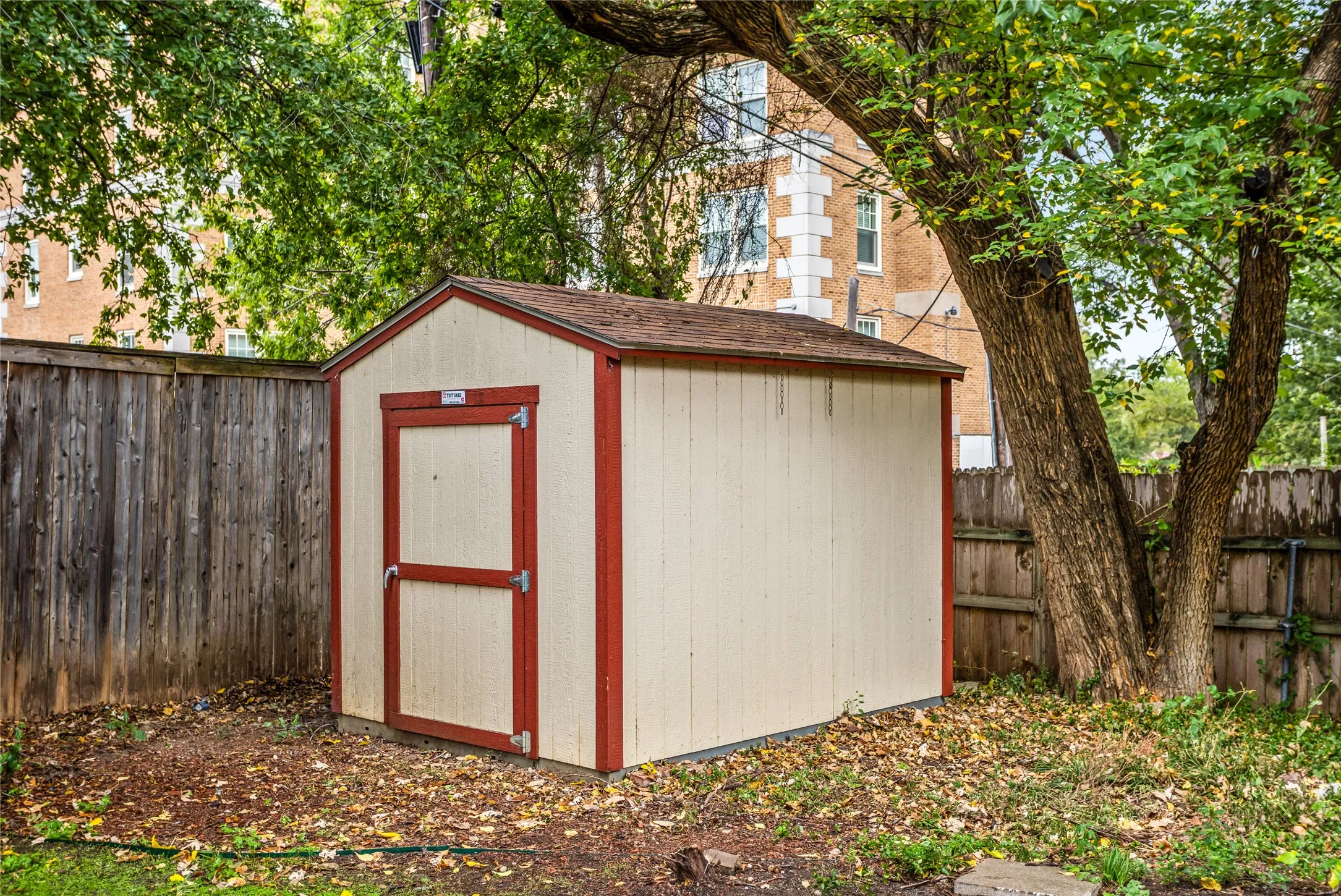 Single Family Residence For Sale in Tarrant County , 2303 Mistletoe Drive, Fort Worth, Texas 76110, 3 Bedroom, 2 Bathroom, Garage spaces, 1,817 Sqft, built in 1924, Preowned, mls#21091394, Real Estate Agent in Fort Worth, Homes For Sale in Tarrant county, Homes For Sale in Fort Worth, Realtor in Fort Worth Texas, Real Estate Brokerage Independent Realty Texas, Luminita Cordes Realtor