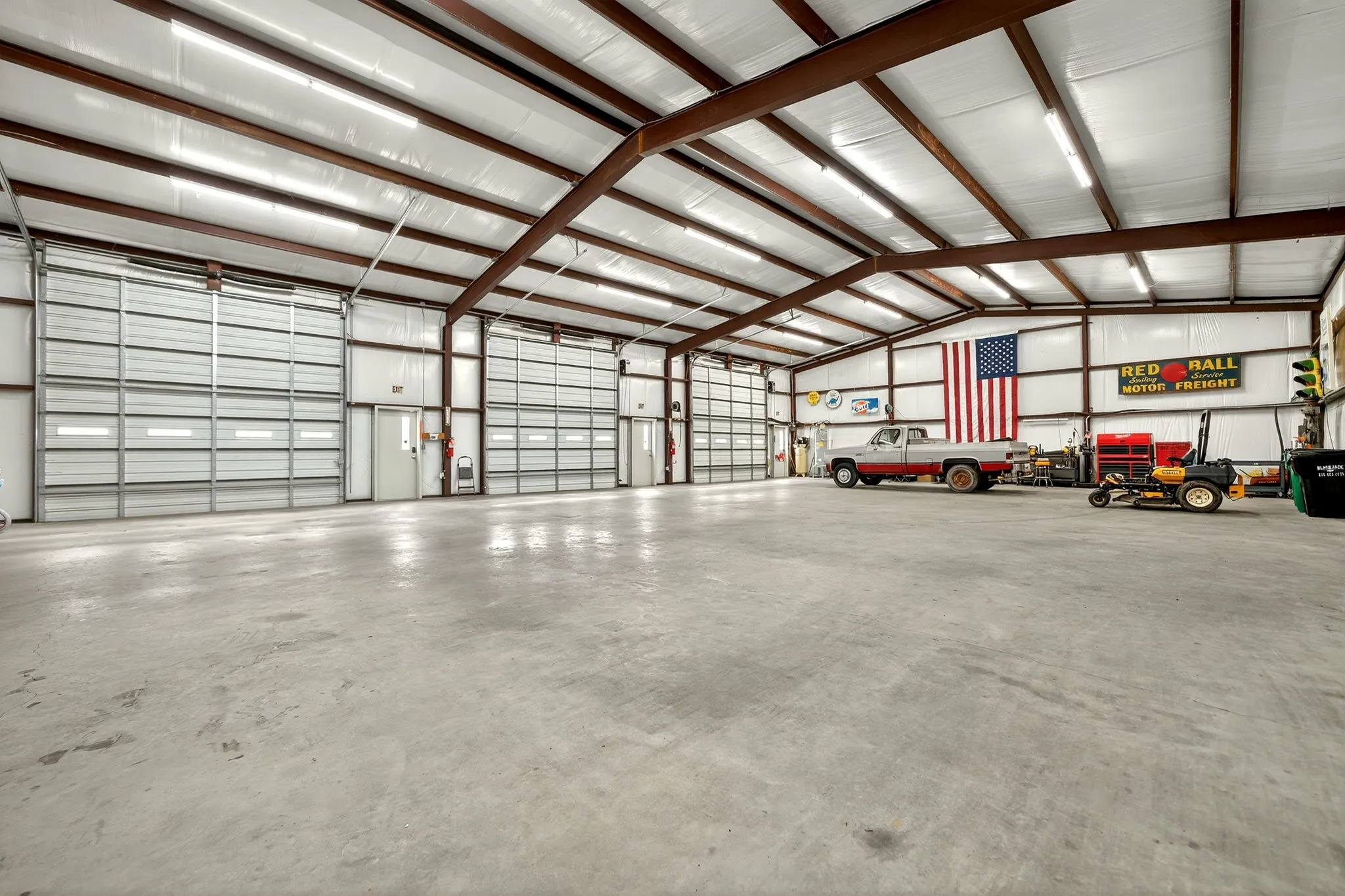 Industrial For Sale in Hunt County , 4626 County Road 2200, Greenville, Texas 75402, 0, 0, Garage spaces, 0 Sqft, built in 2016, Preowned, Price $1,650,000, mls#21091633, Real Estate Agent in Greenville, Homes For Sale in Hunt county, Homes For Sale in Greenville, Realtor in Greenville Texas, Real Estate Brokerage Independent Realty Texas, Luminita Cordes Realtor