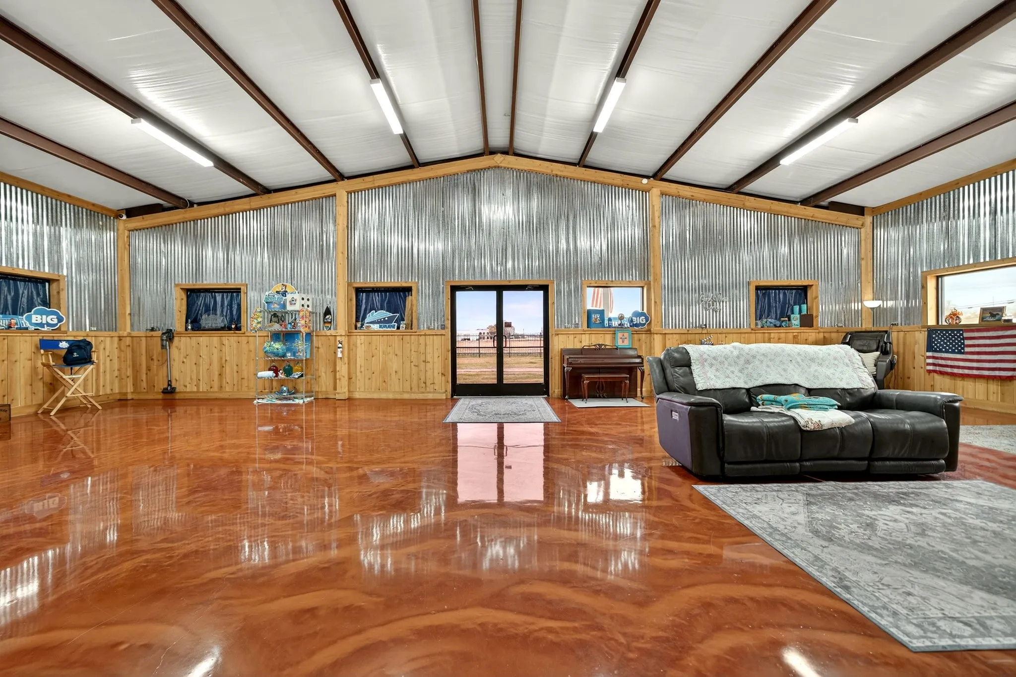 Industrial For Sale in Hunt County , 4626 County Road 2200, Greenville, Texas 75402, 0, 0, Garage spaces, 0 Sqft, built in 2016, Preowned, Price $1,650,000, mls#21091633, Real Estate Agent in Greenville, Homes For Sale in Hunt county, Homes For Sale in Greenville, Realtor in Greenville Texas, Real Estate Brokerage Independent Realty Texas, Luminita Cordes Realtor