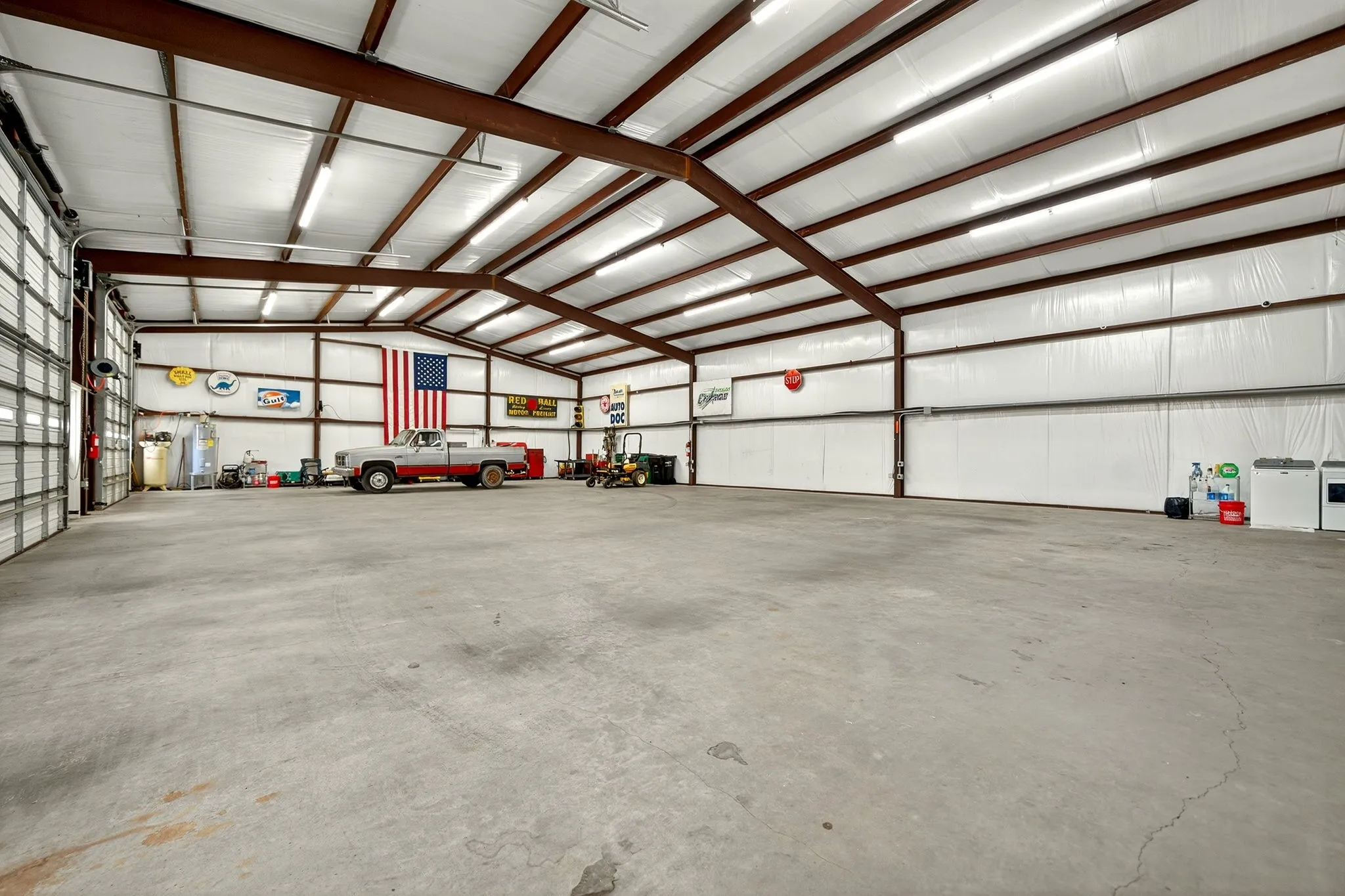 Industrial For Sale in Hunt County , 4626 County Road 2200, Greenville, Texas 75402, 0, 0, Garage spaces, 0 Sqft, built in 2016, Preowned, Price $1,650,000, mls#21091633, Real Estate Agent in Greenville, Homes For Sale in Hunt county, Homes For Sale in Greenville, Realtor in Greenville Texas, Real Estate Brokerage Independent Realty Texas, Luminita Cordes Realtor