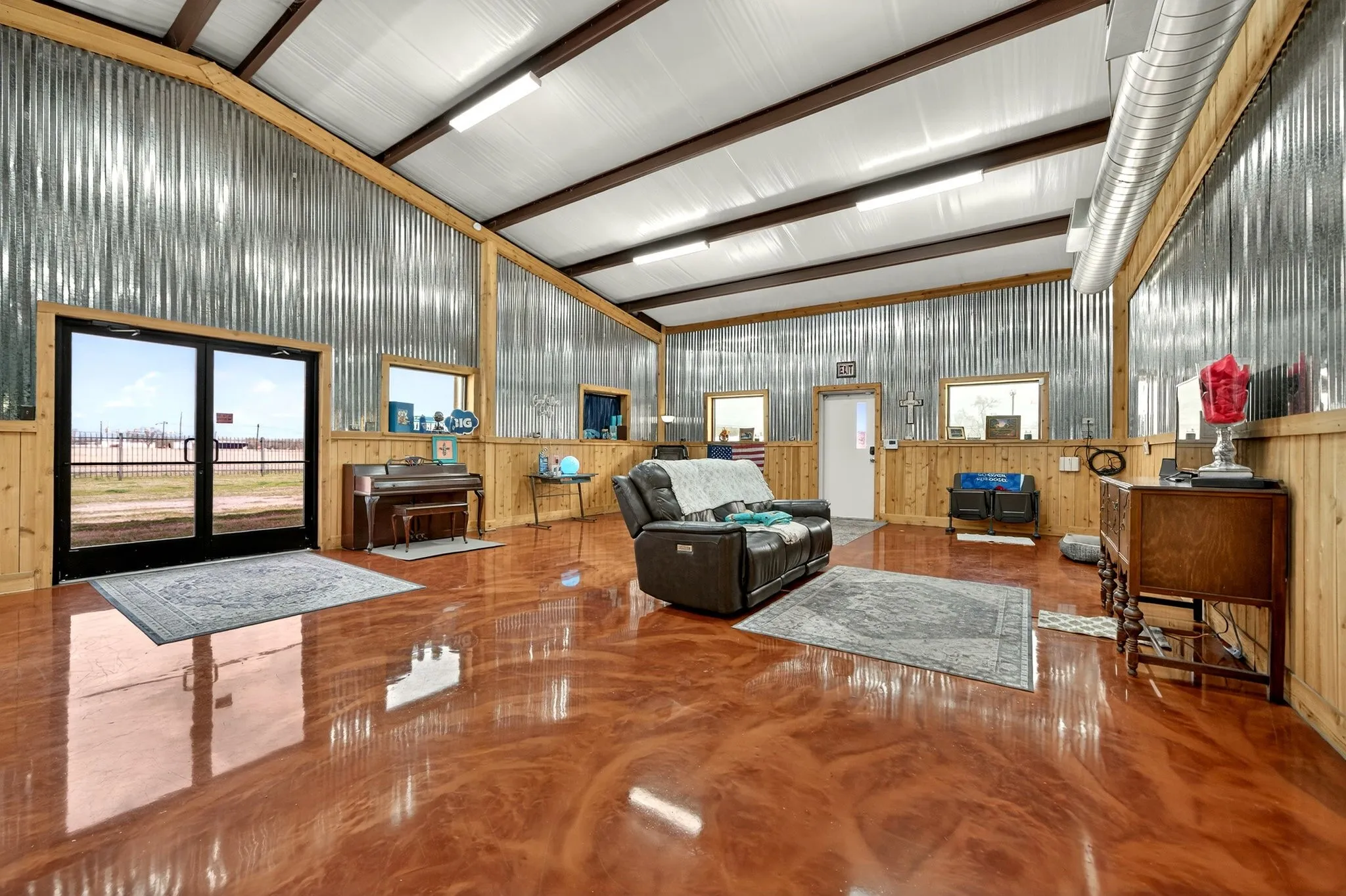 Industrial For Sale in Hunt County , 4626 County Road 2200, Greenville, Texas 75402, 0, 0, Garage spaces, 0 Sqft, built in 2016, Preowned, Price $1,650,000, mls#21091633, Real Estate Agent in Greenville, Homes For Sale in Hunt county, Homes For Sale in Greenville, Realtor in Greenville Texas, Real Estate Brokerage Independent Realty Texas, Luminita Cordes Realtor