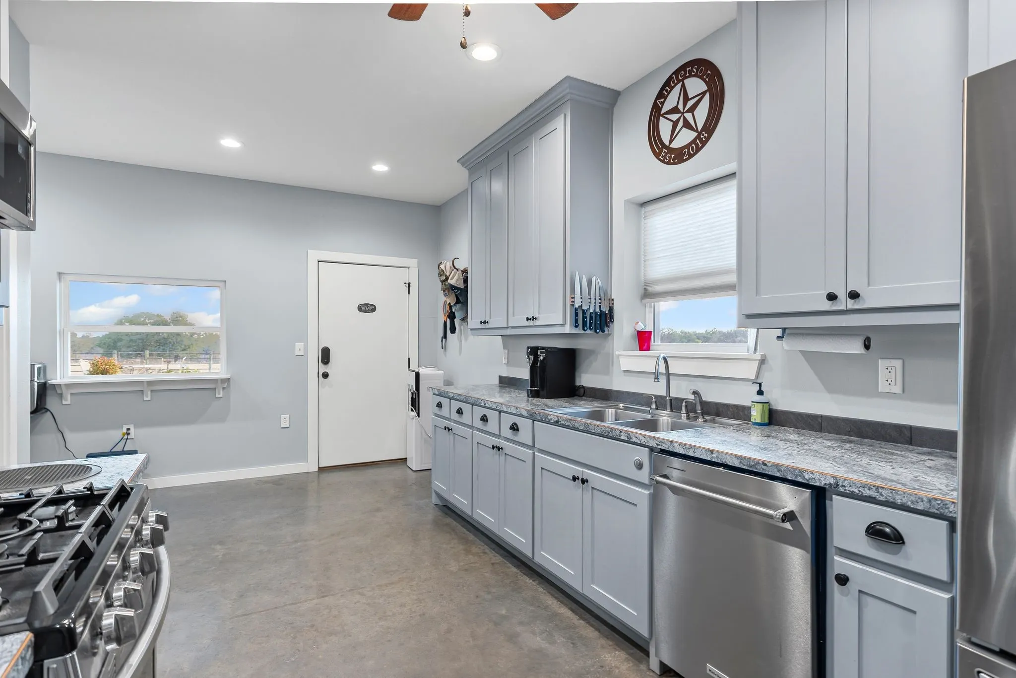 Single Family Residence For Sale in Hopkins County , 448 County Road 4581, Sulphur Springs, Texas 75482, 1 Bedroom, 1 Bathroom, 2 Garage spaces, 840 Sqft, built in 2018, Preowned, mls#21091230, Real Estate Agent in Sulphur Springs, Homes For Sale in Hopkins county, Homes For Sale in Sulphur Springs, Realtor in Sulphur Springs Texas, Real Estate Brokerage Independent Realty Texas, Luminita Cordes Realtor