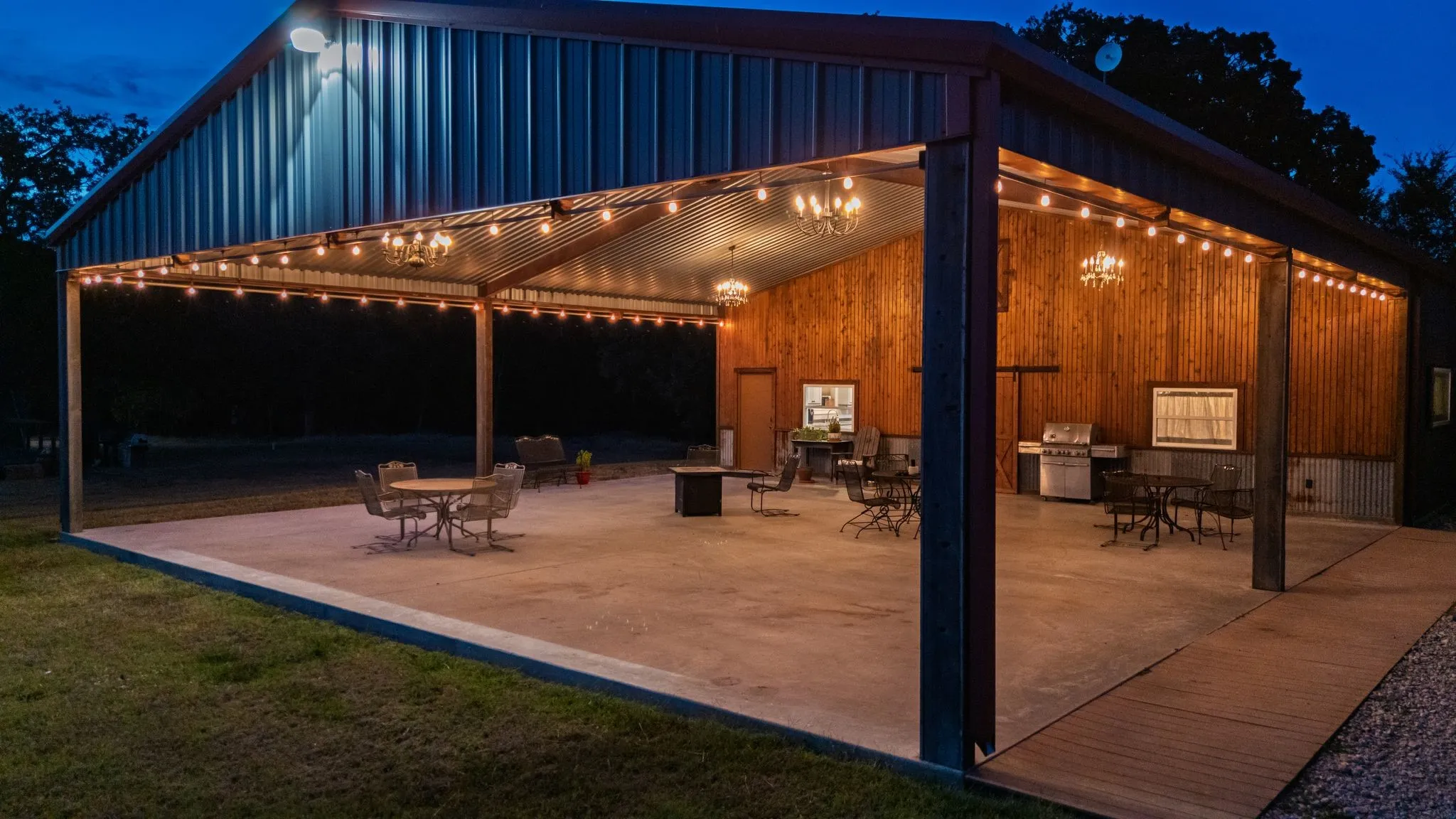 Single Family Residence For Sale in Hopkins County , 448 County Road 4581, Sulphur Springs, Texas 75482, 1 Bedroom, 1 Bathroom, 2 Garage spaces, 840 Sqft, built in 2018, Preowned, mls#21091230, Real Estate Agent in Sulphur Springs, Homes For Sale in Hopkins county, Homes For Sale in Sulphur Springs, Realtor in Sulphur Springs Texas, Real Estate Brokerage Independent Realty Texas, Luminita Cordes Realtor