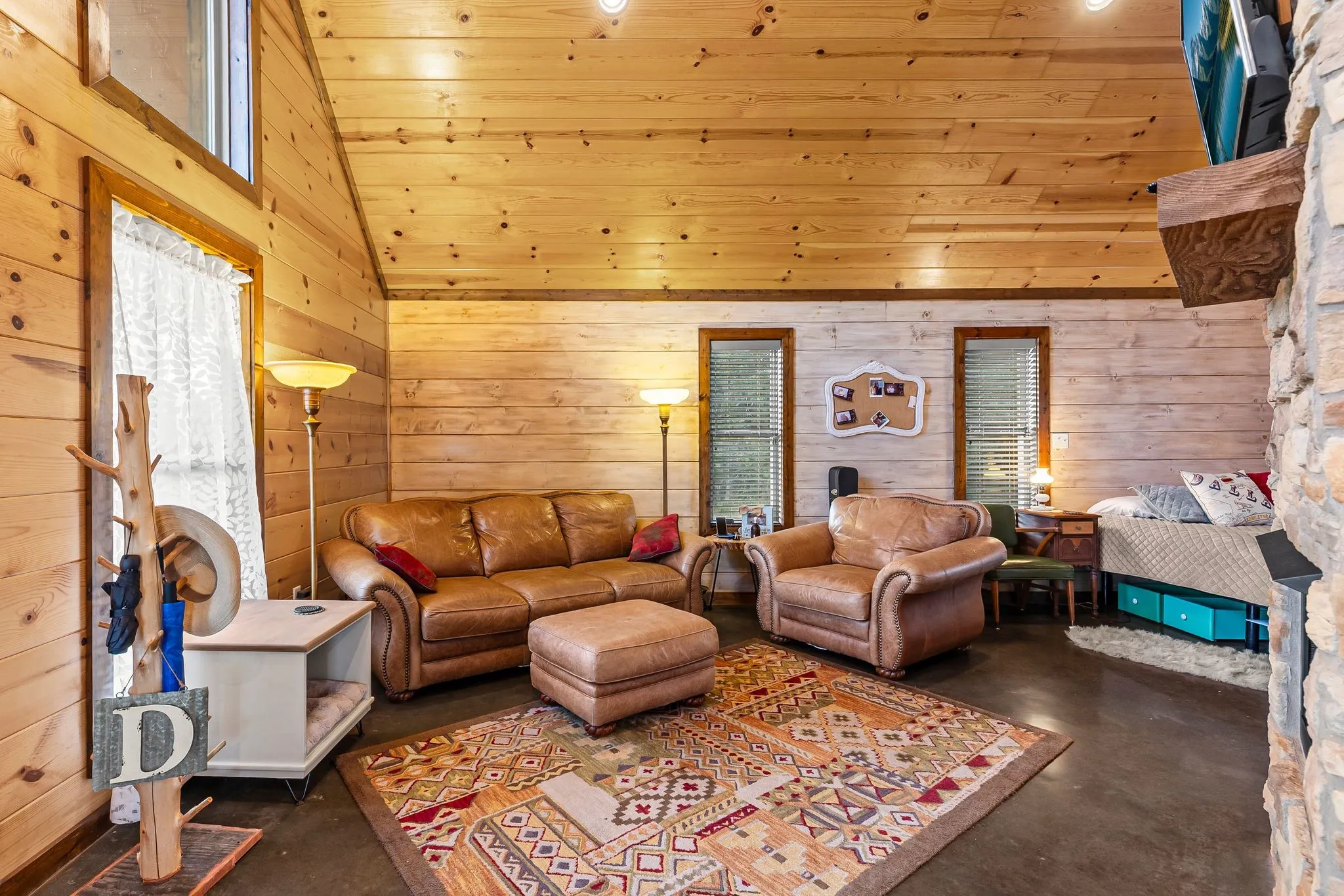 Single Family Residence For Sale in Hopkins County , 448 County Road 4581, Sulphur Springs, Texas 75482, 1 Bedroom, 1 Bathroom, 2 Garage spaces, 840 Sqft, built in 2018, Preowned, mls#21091230, Real Estate Agent in Sulphur Springs, Homes For Sale in Hopkins county, Homes For Sale in Sulphur Springs, Realtor in Sulphur Springs Texas, Real Estate Brokerage Independent Realty Texas, Luminita Cordes Realtor