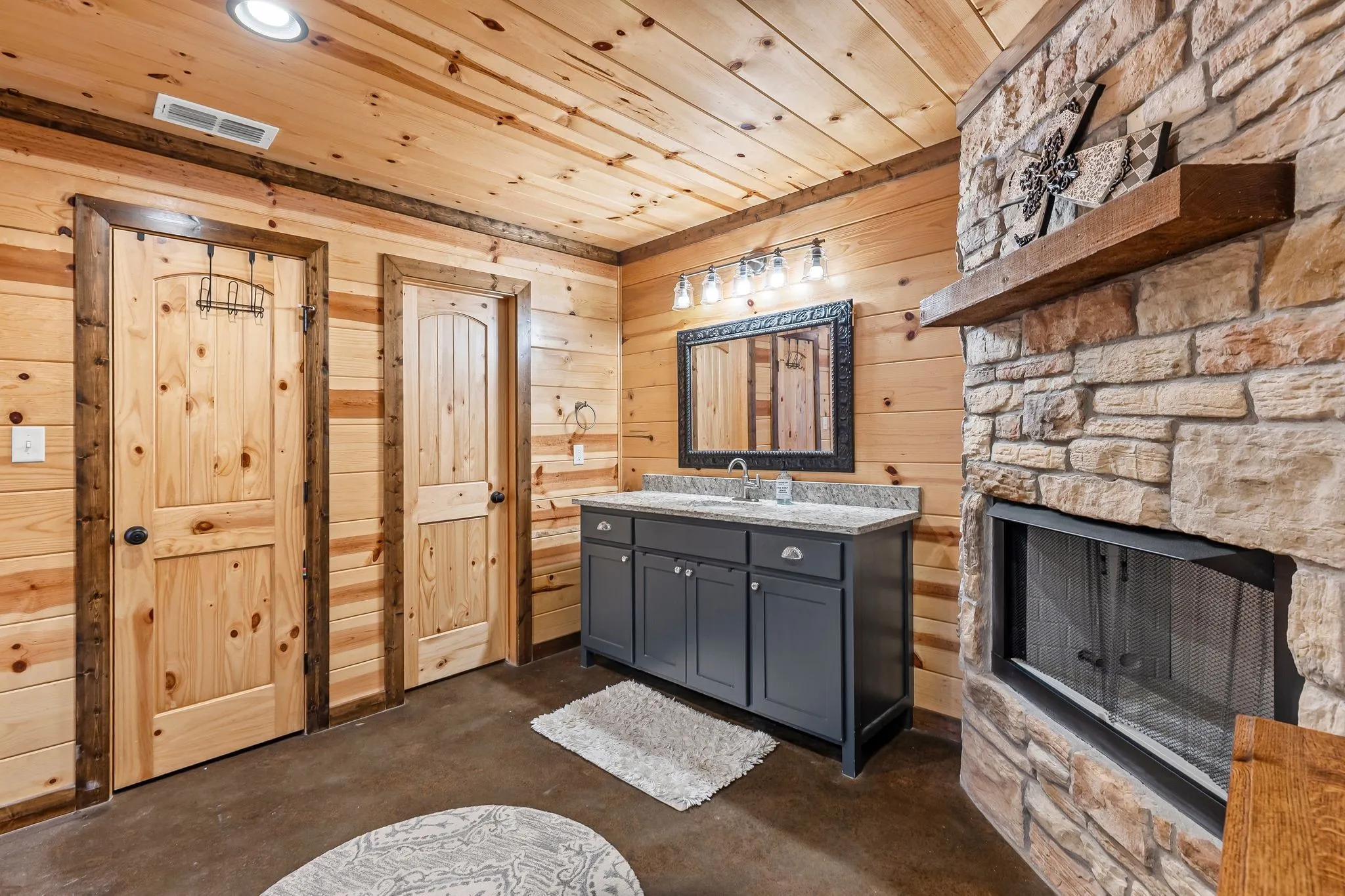Single Family Residence For Sale in Hopkins County , 448 County Road 4581, Sulphur Springs, Texas 75482, 1 Bedroom, 1 Bathroom, 2 Garage spaces, 840 Sqft, built in 2018, Preowned, mls#21091230, Real Estate Agent in Sulphur Springs, Homes For Sale in Hopkins county, Homes For Sale in Sulphur Springs, Realtor in Sulphur Springs Texas, Real Estate Brokerage Independent Realty Texas, Luminita Cordes Realtor