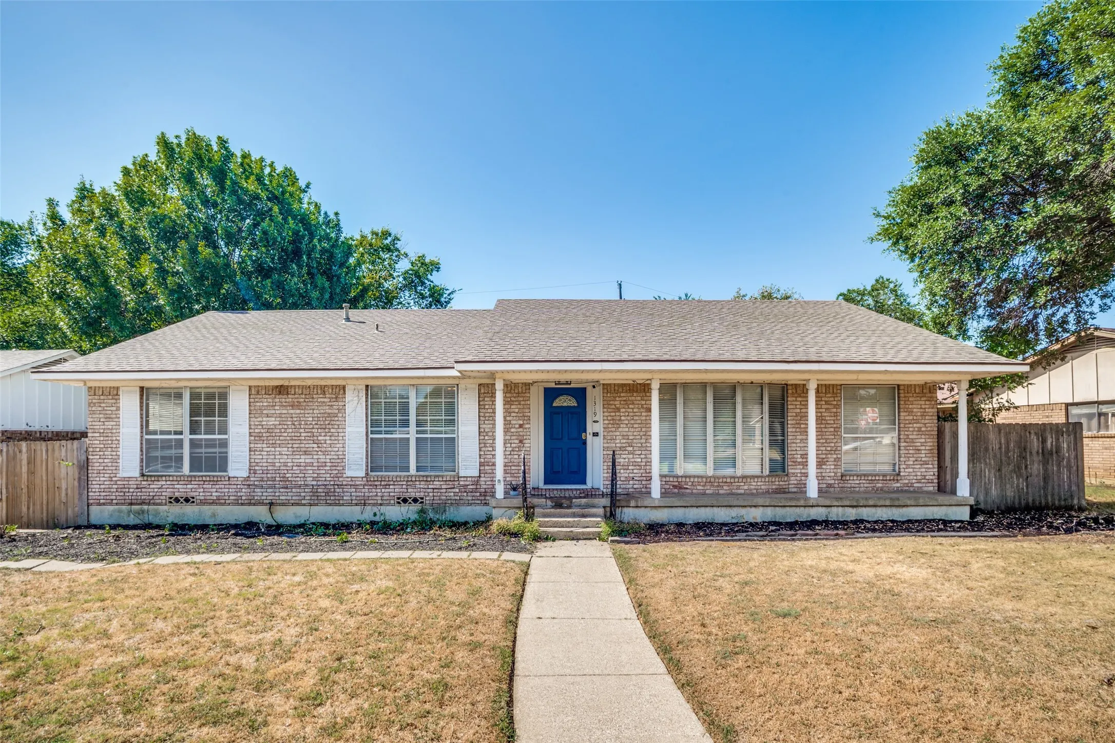 Single Family Residence For Sale in Denton County , 1319 Tulane Drive, Denton, Texas 76201, 3 Bedroom, 2 Bathroom, 2 Garage spaces, 1,914 Sqft, built in 1967, mls#21086255, Real Estate Agent in Denton, Homes For Sale in Denton county, Homes For Sale in Denton, Realtor in Denton Texas, Real Estate Brokerage Independent Realty Texas, Luminita Cordes Realtor