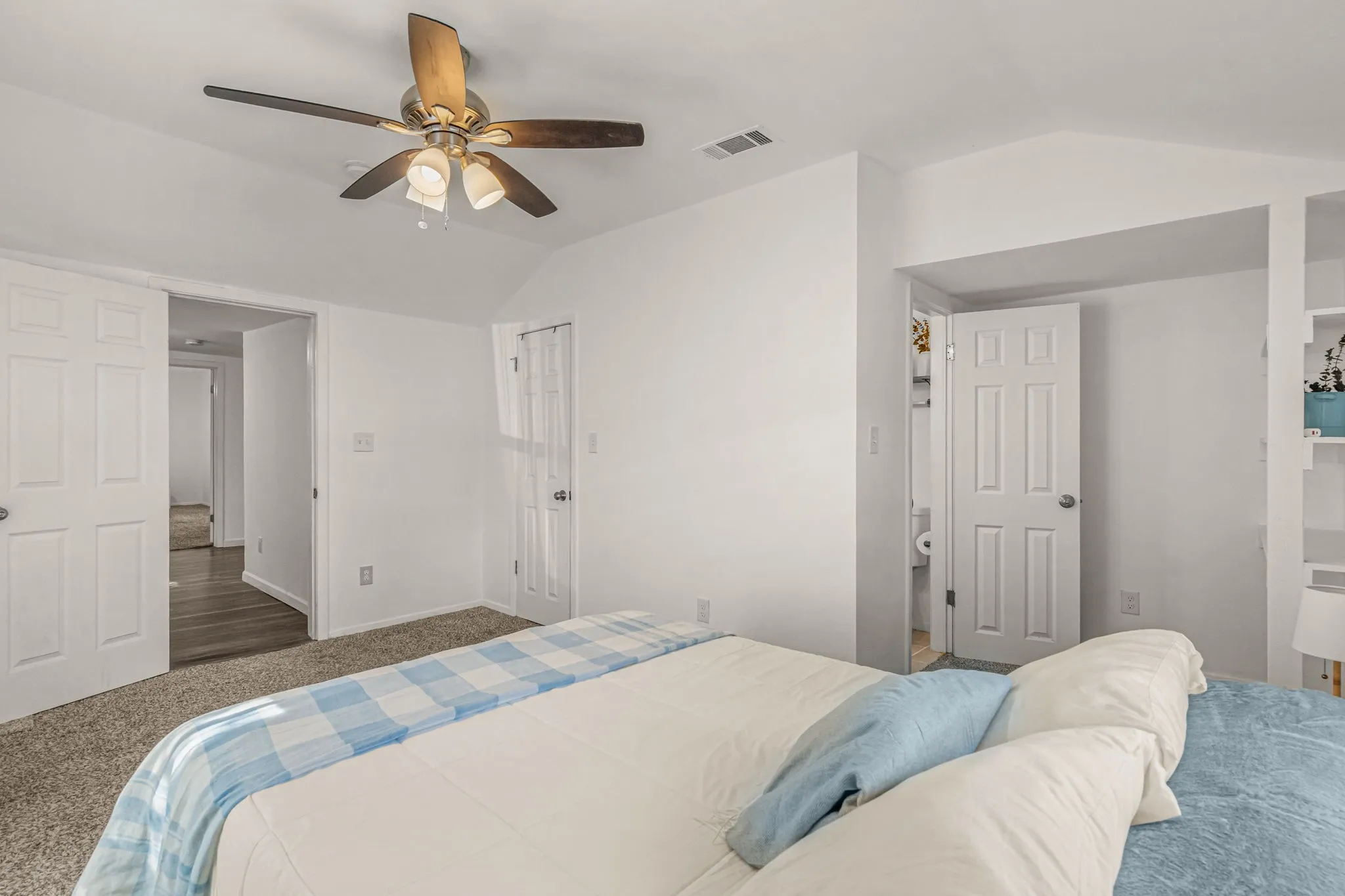Single Family Residence For Sale in Denton County , 710 W Willow Street, Sanger, Texas 76266, 3 Bedrooms, 2 Bathrooms, 2 Garage spaces, 1,458 Sqft, built in 1980, Preowned, Price $285,000, mls#21092225, Real Estate Agent in Sanger, Homes For Sale in Denton county, Homes For Sale in Sanger, Realtor in Sanger Texas, Real Estate Brokerage Independent Realty Texas, Luminita Cordes Realtor