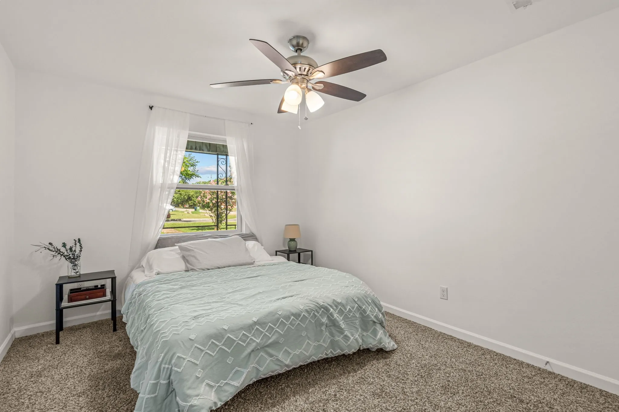 Single Family Residence For Sale in Denton County , 710 W Willow Street, Sanger, Texas 76266, 3 Bedrooms, 2 Bathrooms, 2 Garage spaces, 1,458 Sqft, built in 1980, Preowned, Price $285,000, mls#21092225, Real Estate Agent in Sanger, Homes For Sale in Denton county, Homes For Sale in Sanger, Realtor in Sanger Texas, Real Estate Brokerage Independent Realty Texas, Luminita Cordes Realtor