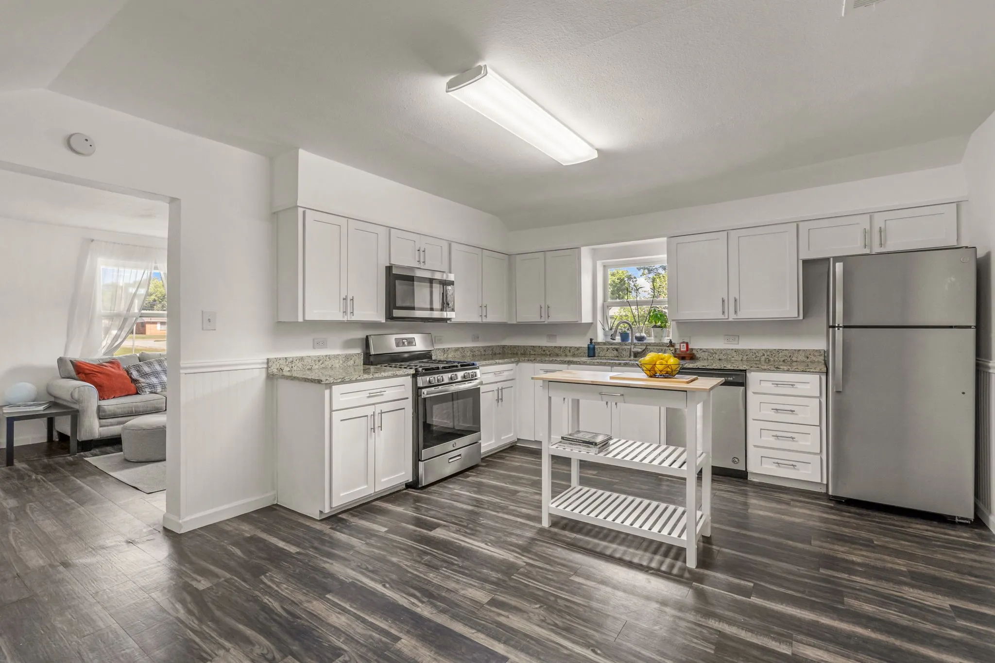 Single Family Residence For Sale in Denton County , 710 W Willow Street, Sanger, Texas 76266, 3 Bedrooms, 2 Bathrooms, 2 Garage spaces, 1,458 Sqft, built in 1980, Preowned, Price $285,000, mls#21092225, Real Estate Agent in Sanger, Homes For Sale in Denton county, Homes For Sale in Sanger, Realtor in Sanger Texas, Real Estate Brokerage Independent Realty Texas, Luminita Cordes Realtor